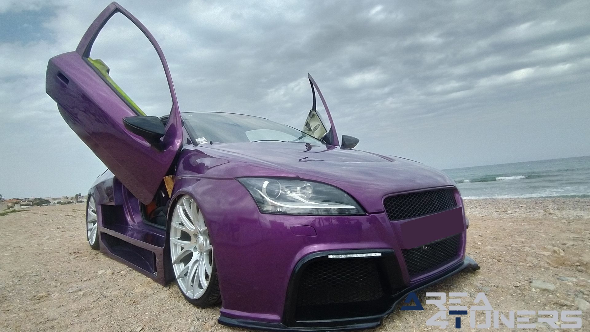 Imagen reportaje coche Peugeot 206 Project Nuclear Imagen perteneciente al reportaje de coche Tuning, de la revista Area4tuners sobre un Peugeot 206