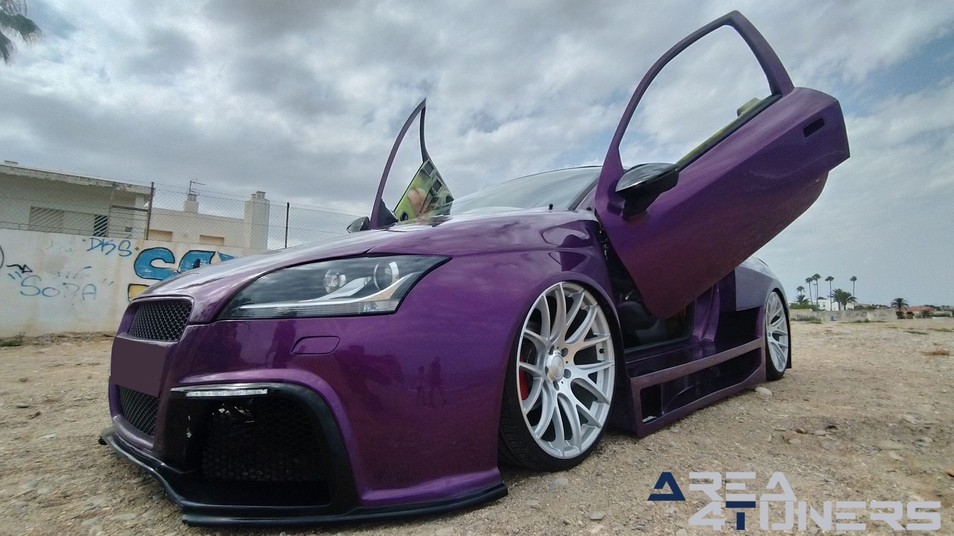 Imagen reportaje coche Peugeot 206 Project Nuclear Imagen perteneciente al reportaje de coche Tuning, de la revista Area4tuners sobre un Peugeot 206