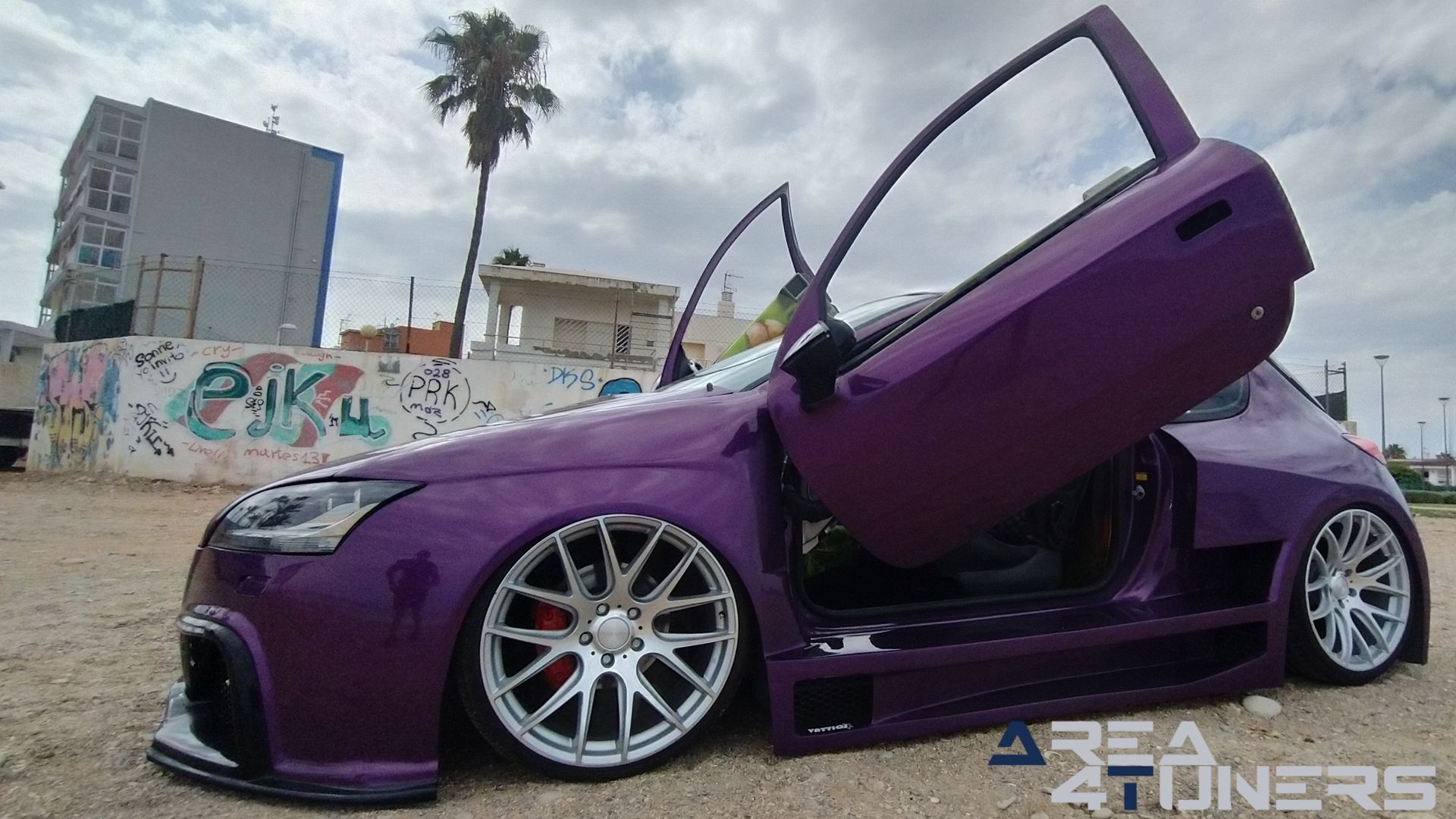 Imagen reportaje coche Peugeot 206 Project Nuclear Imagen perteneciente al reportaje de coche Tuning, de la revista Area4tuners sobre un Peugeot 206