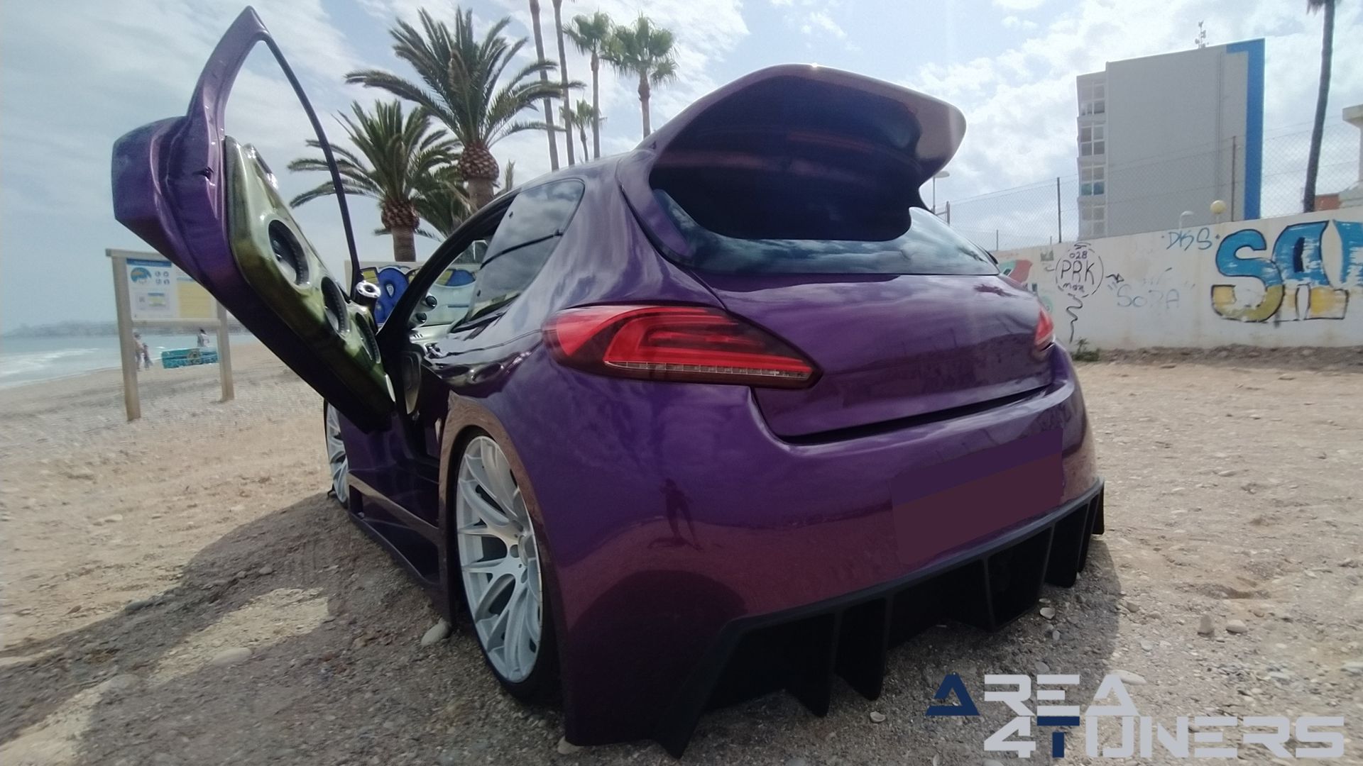 Imagen reportaje coche Peugeot 206 Project Nuclear Imagen perteneciente al reportaje de coche Tuning, de la revista Area4tuners sobre un Peugeot 206