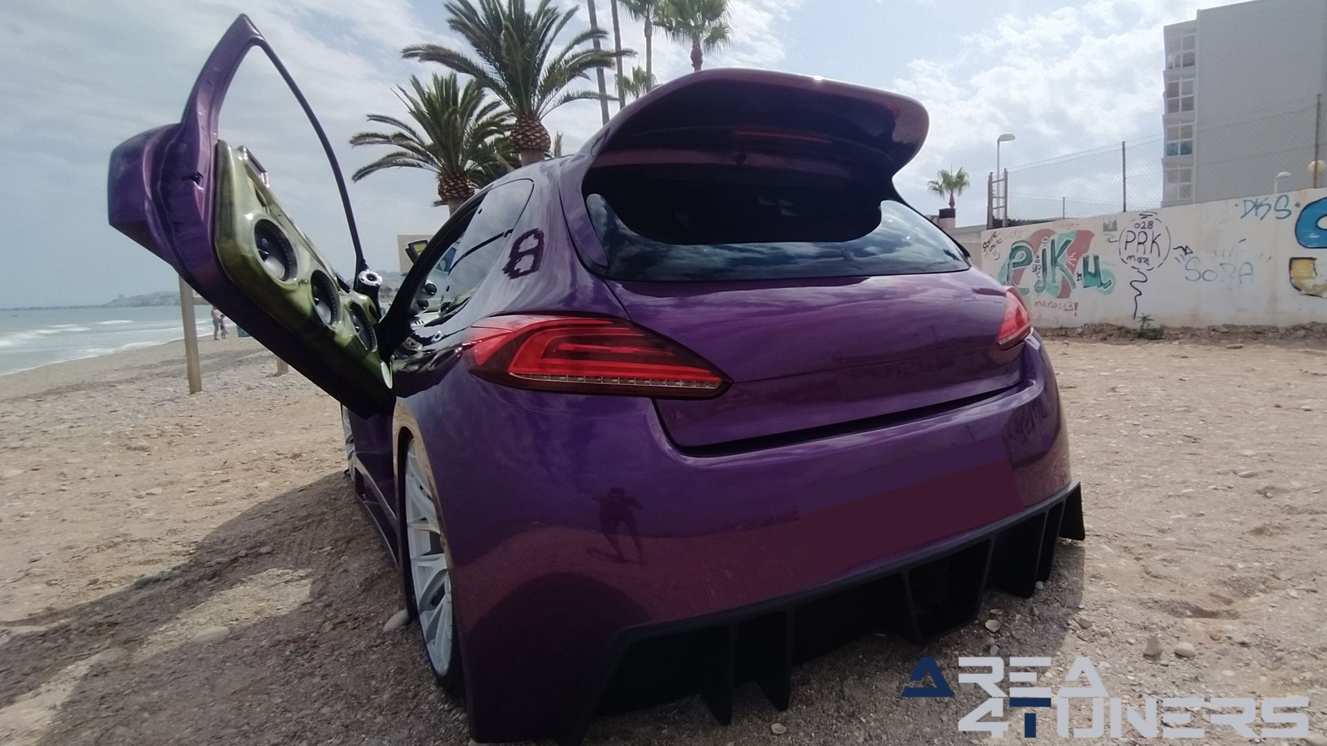 Imagen reportaje coche Peugeot 206 Project Nuclear Imagen perteneciente al reportaje de coche Tuning, de la revista Area4tuners sobre un Peugeot 206