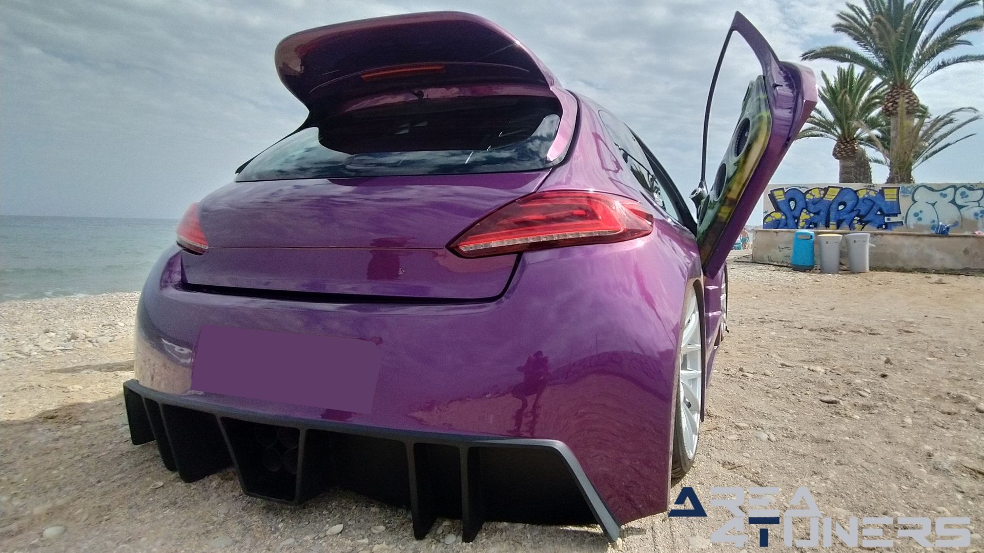 Imagen reportaje coche Peugeot 206 Project Nuclear Imagen perteneciente al reportaje de coche Tuning, de la revista Area4tuners sobre un Peugeot 206