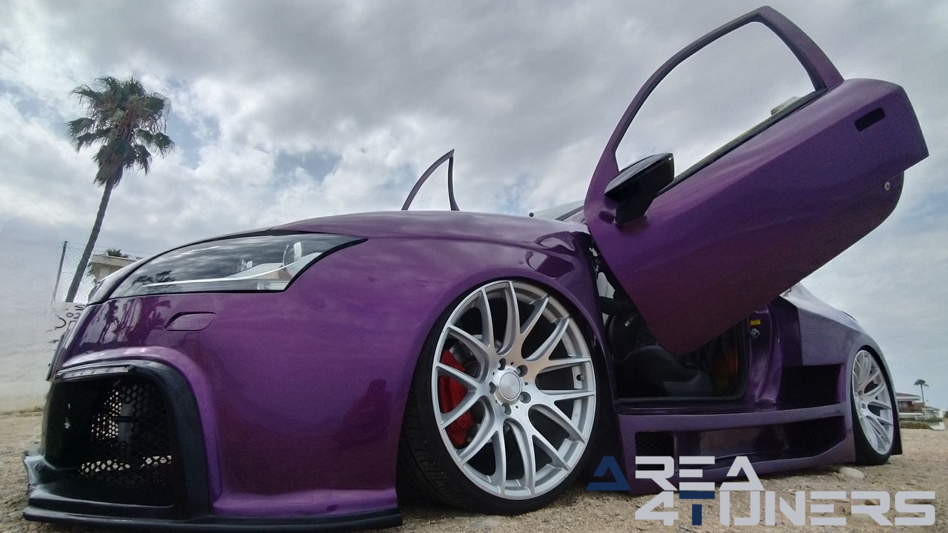 Imagen reportaje coche Peugeot 206 Project Nuclear Imagen perteneciente al reportaje de coche Tuning, de la revista Area4tuners sobre un Peugeot 206