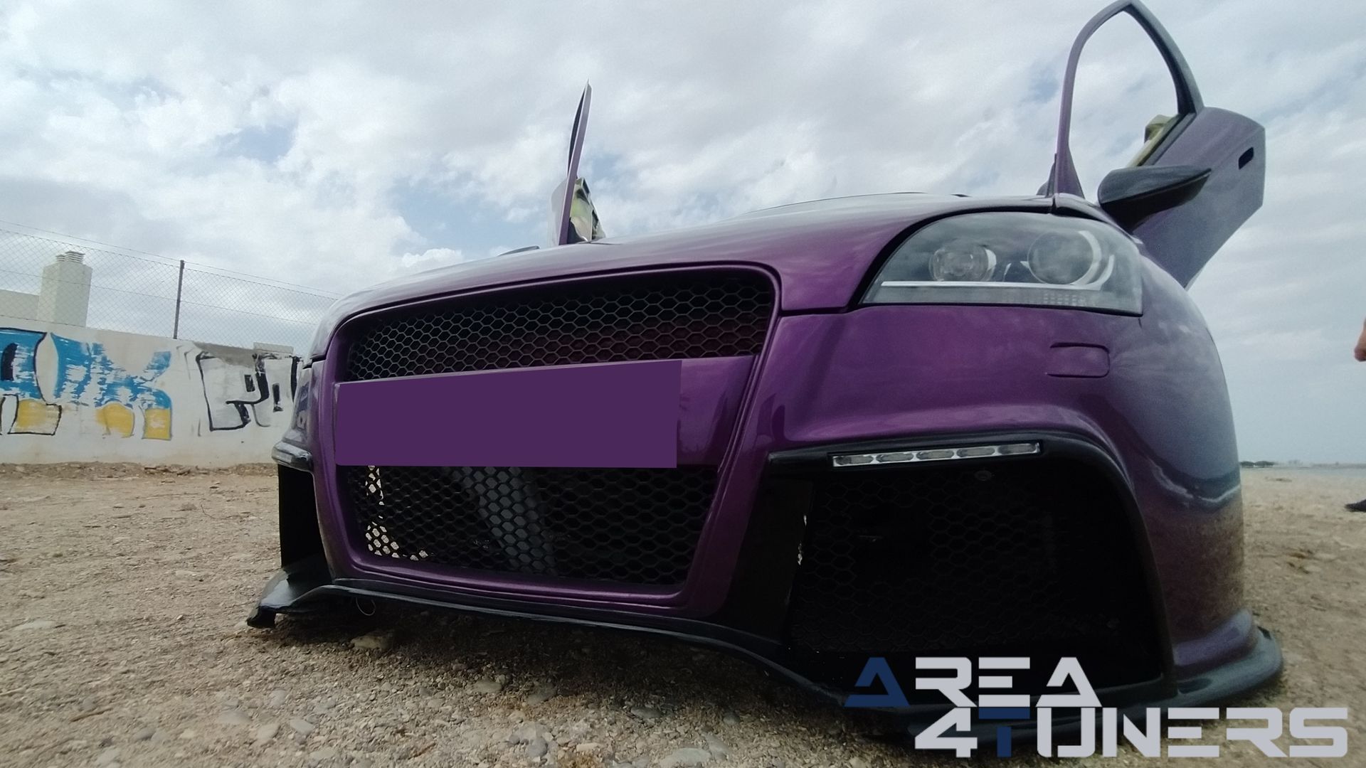 Imagen reportaje coche Peugeot 206 Project Nuclear Imagen perteneciente al reportaje de coche Tuning, de la revista Area4tuners sobre un Peugeot 206