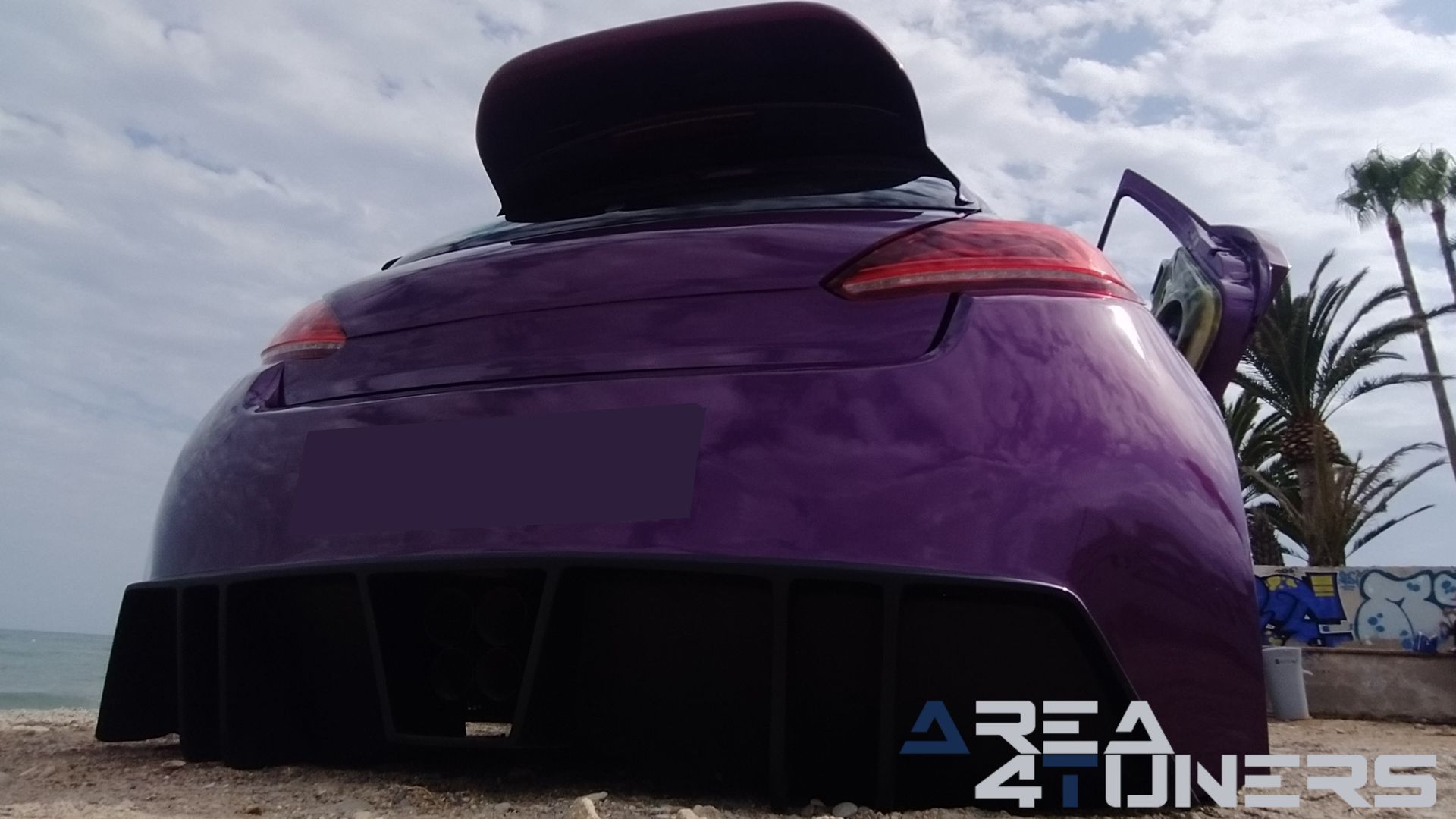 Imagen reportaje coche Peugeot 206 Project Nuclear Imagen perteneciente al reportaje de coche Tuning, de la revista Area4tuners sobre un Peugeot 206