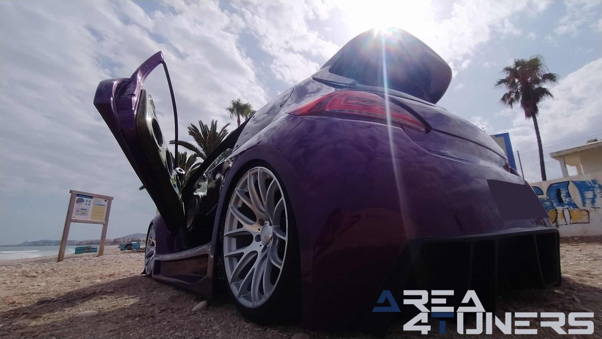 Imagen reportaje coche Peugeot 206 Project Nuclear Imagen perteneciente al reportaje de coche Tuning, de la revista Area4tuners sobre un Peugeot 206