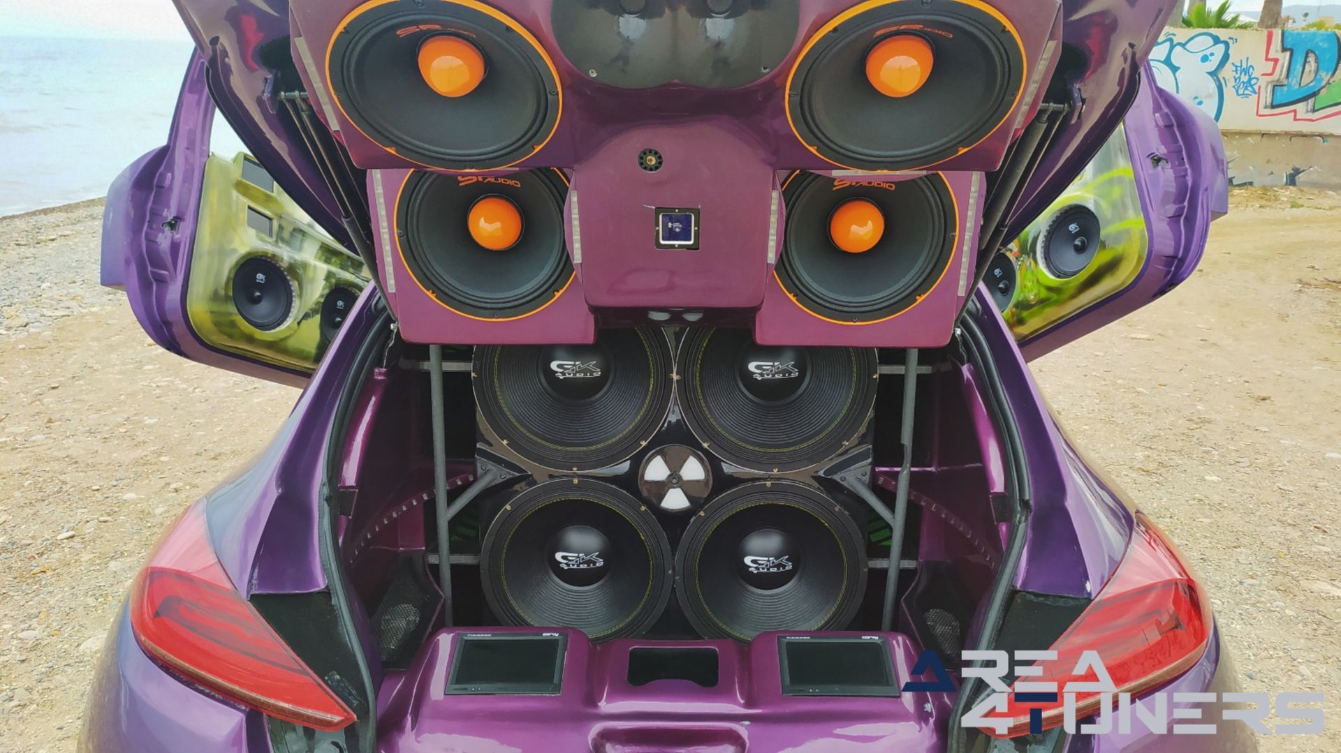 Imagen reportaje coche Tuning Peugeot 206 Project Nuclear Imagen perteneciente al reportaje de coche Tuning, de la revista Area4tuners sobre un Peugeot 206