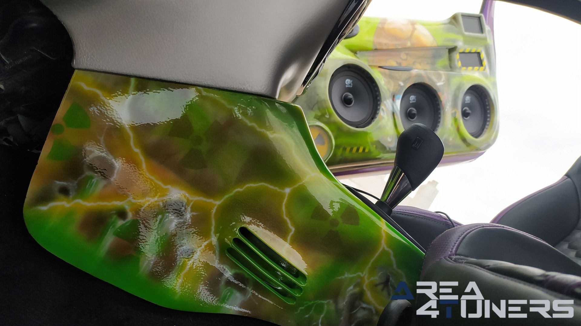 Imagen reportaje coche Tuning Peugeot 206 Project Nuclear Imagen perteneciente al reportaje de coche Tuning, de la revista Area4tuners sobre un Peugeot 206