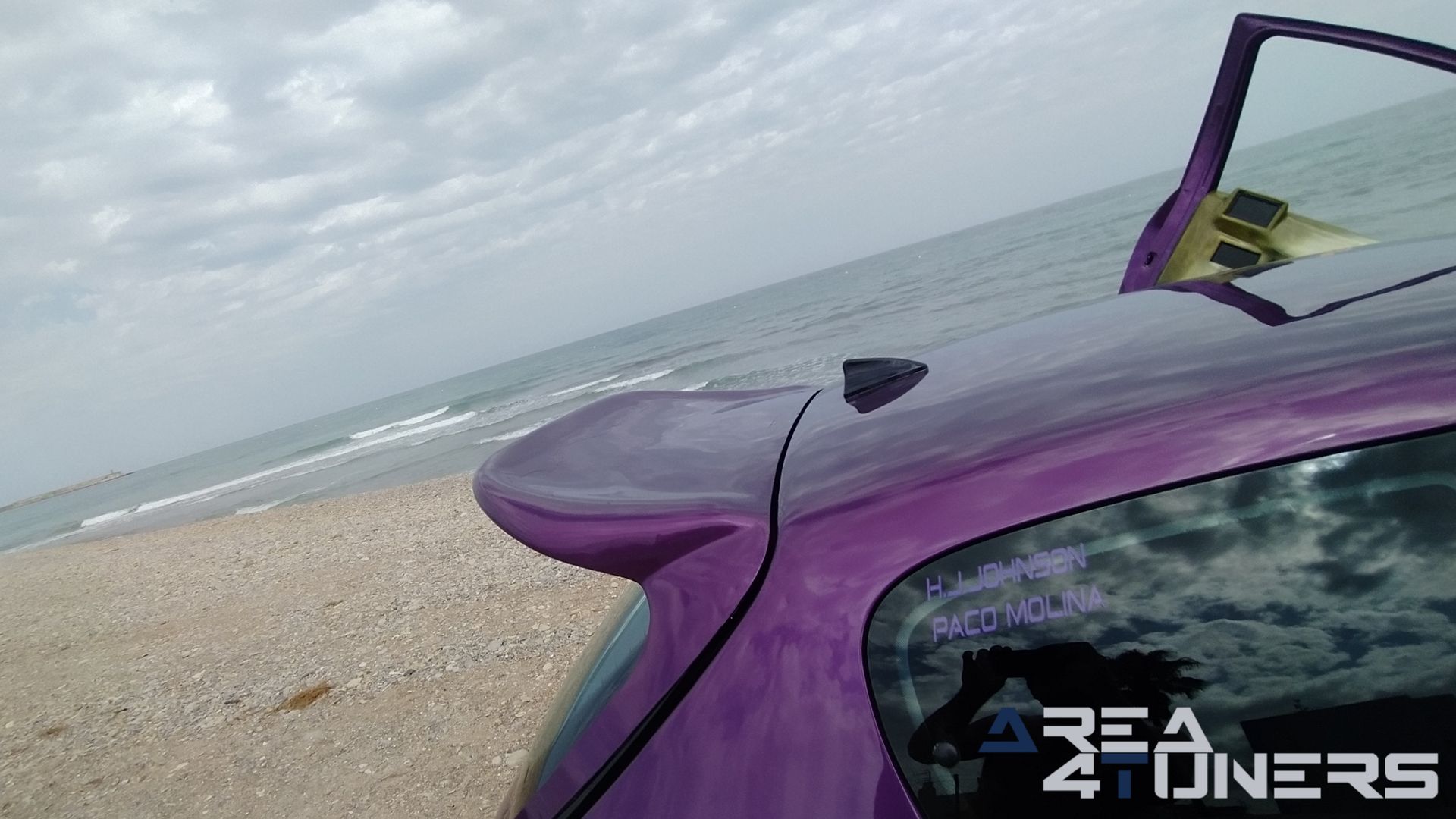 Imagen reportaje coche Tuning Peugeot 206 Project Nuclear Imagen perteneciente al reportaje de coche Tuning, de la revista Area4tuners sobre un Peugeot 206