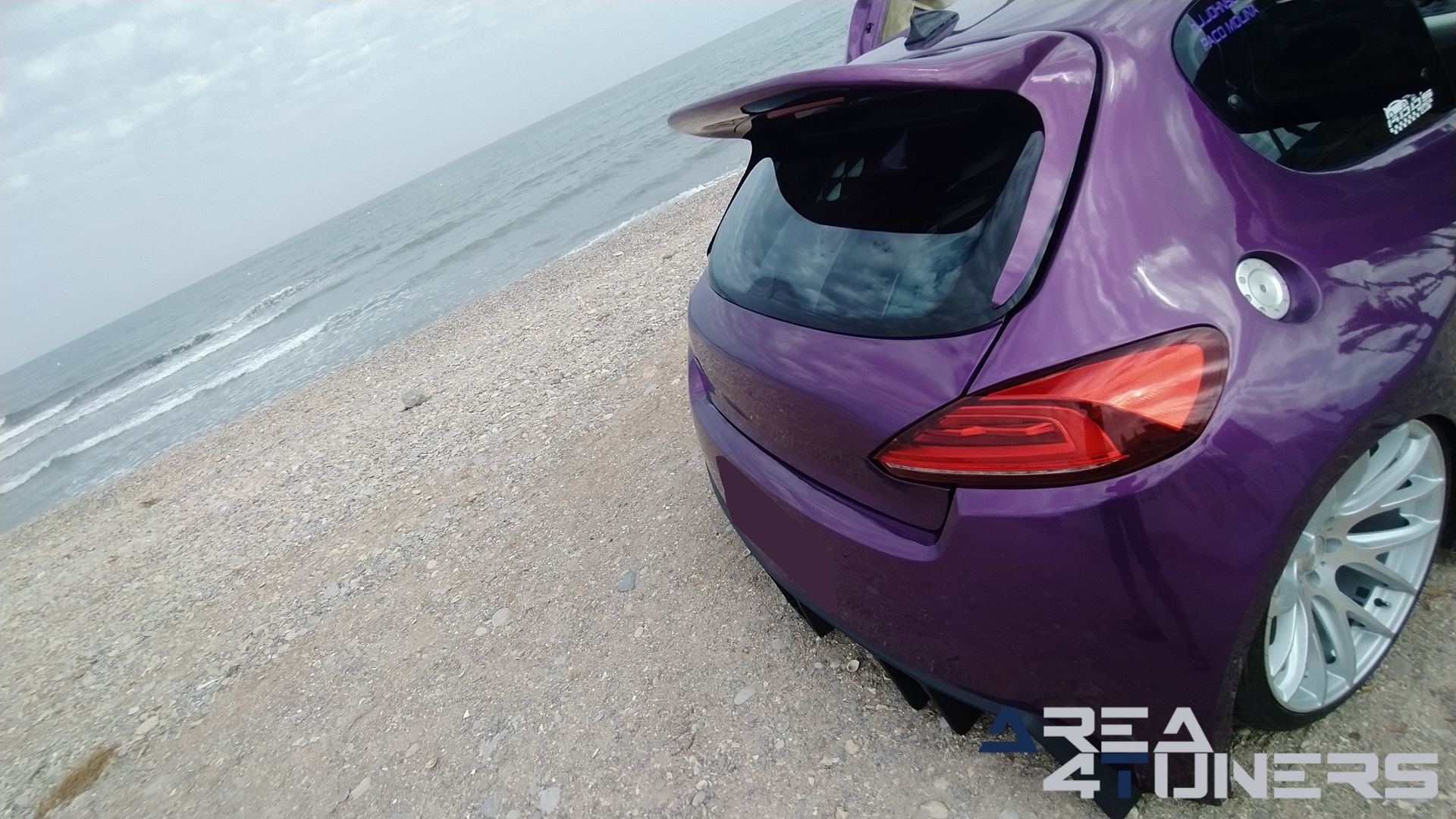 Imagen reportaje coche Tuning Peugeot 206 Project Nuclear Imagen perteneciente al reportaje de coche Tuning, de la revista Area4tuners sobre un Peugeot 206