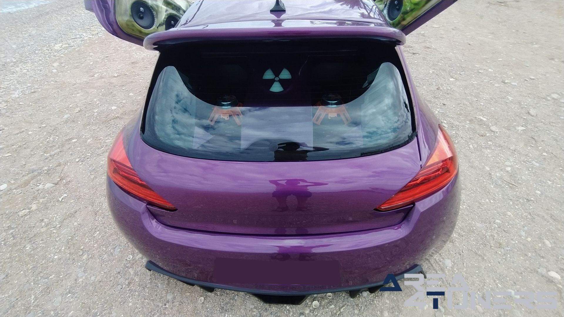 Imagen reportaje coche Tuning Peugeot 206 Project Nuclear Imagen perteneciente al reportaje de coche Tuning, de la revista Area4tuners sobre un Peugeot 206