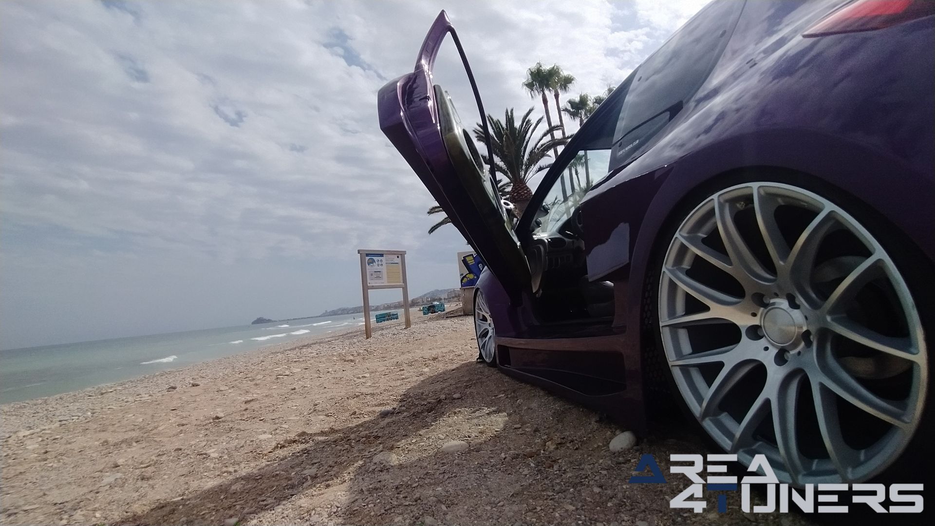 Imagen reportaje coche Tuning Peugeot 206 Project Nuclear Imagen perteneciente al reportaje de coche Tuning, de la revista Area4tuners sobre un Peugeot 206