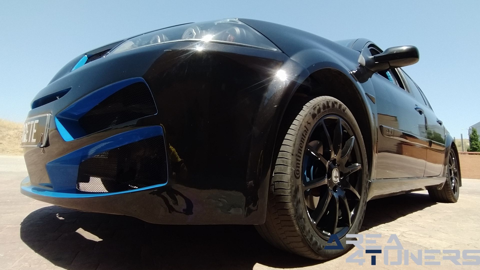 Imagen reportaje coche Tuning Renault Megane Torete Imagen perteneciente al reportaje de coche Tuning, de la revista Area4tuners sobre un Renault Megane