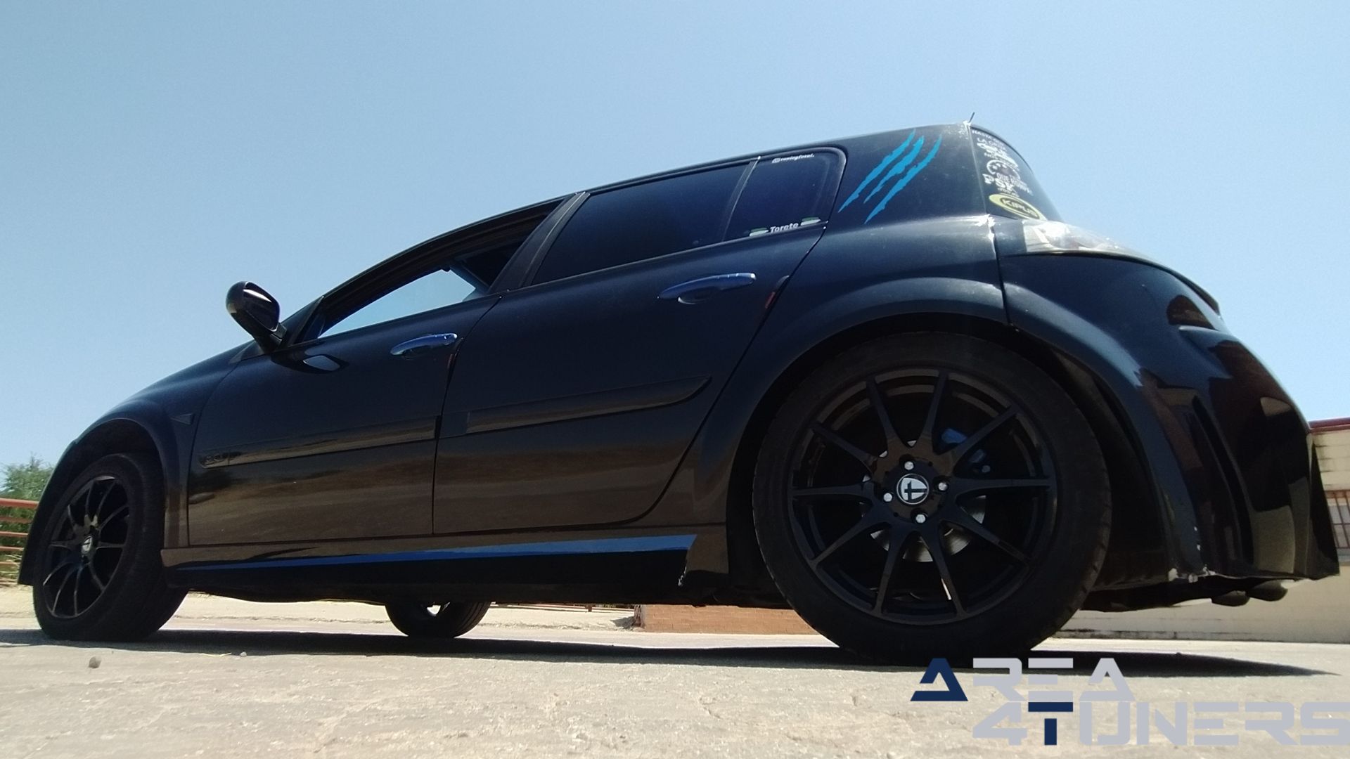 Imagen reportaje coche Tuning Renault Megane Torete Imagen perteneciente al reportaje de coche Tuning, de la revista Area4tuners sobre un Renault Megane