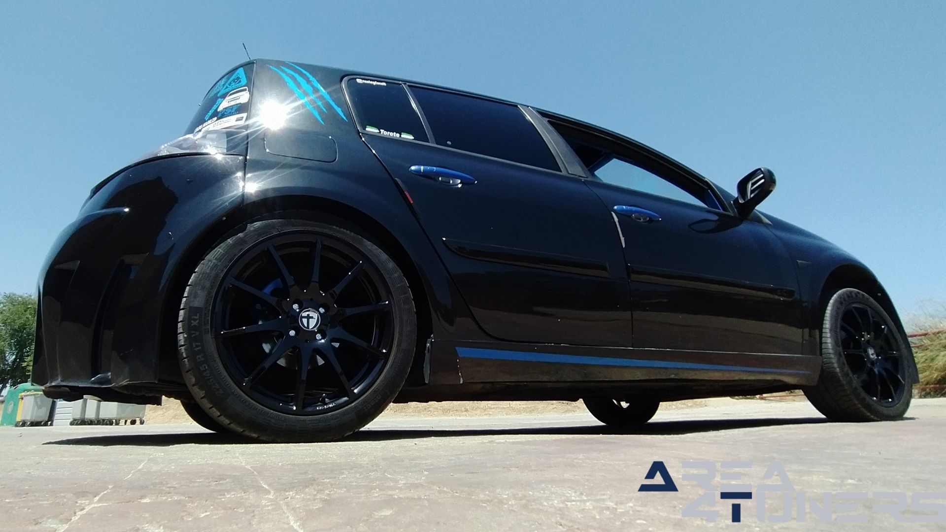 Imagen reportaje coche Tuning Renault Megane Torete Imagen perteneciente al reportaje de coche Tuning, de la revista Area4tuners sobre un Renault Megane