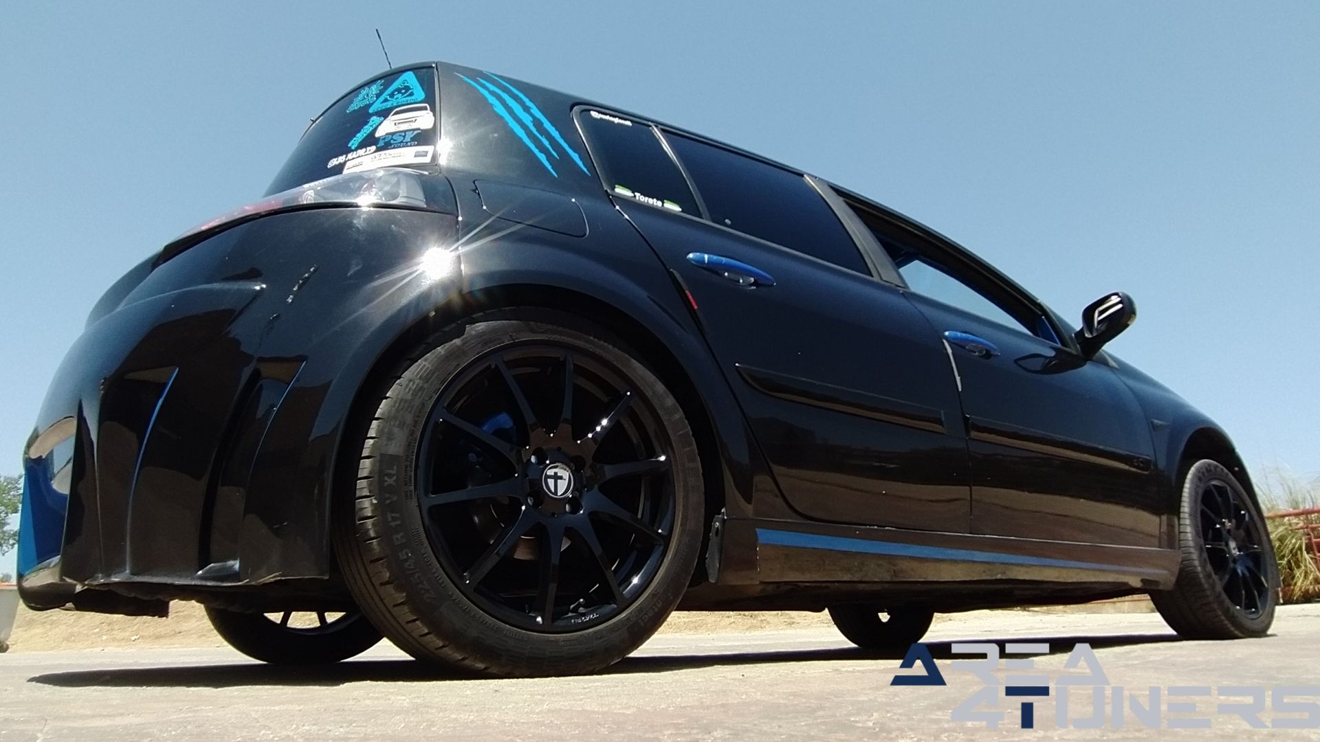Imagen reportaje coche Tuning Renault Megane Torete Imagen perteneciente al reportaje de coche Tuning, de la revista Area4tuners sobre un Renault Megane