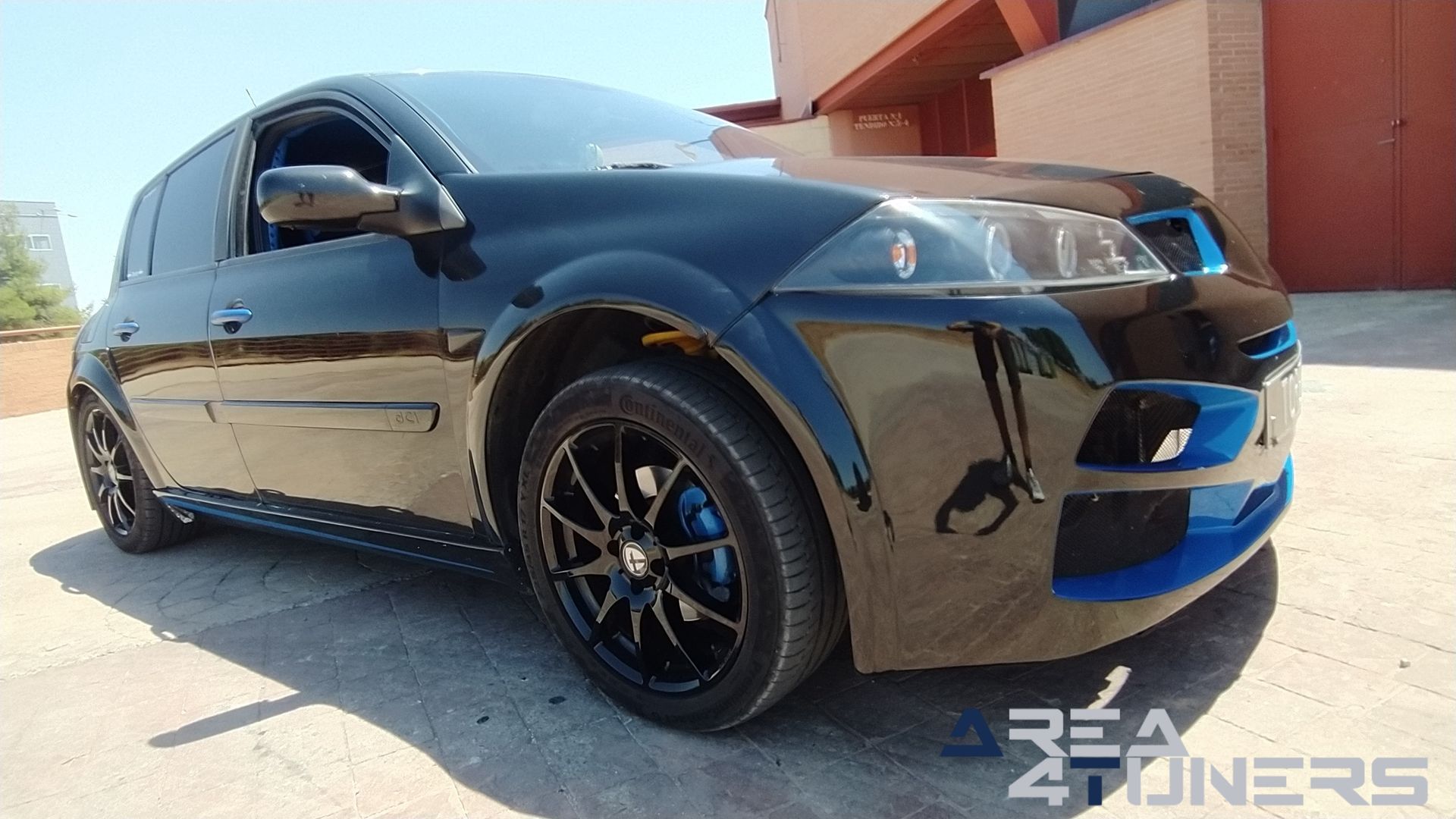 Imagen reportaje coche Tuning Renault Megane Torete Imagen perteneciente al reportaje de coche Tuning, de la revista Area4tuners sobre un Renault Megane