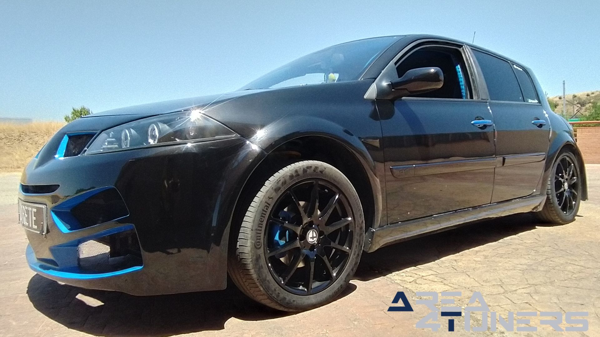 Imagen reportaje coche Tuning Renault Megane Torete Imagen perteneciente al reportaje de coche Tuning, de la revista Area4tuners sobre un Renault Megane