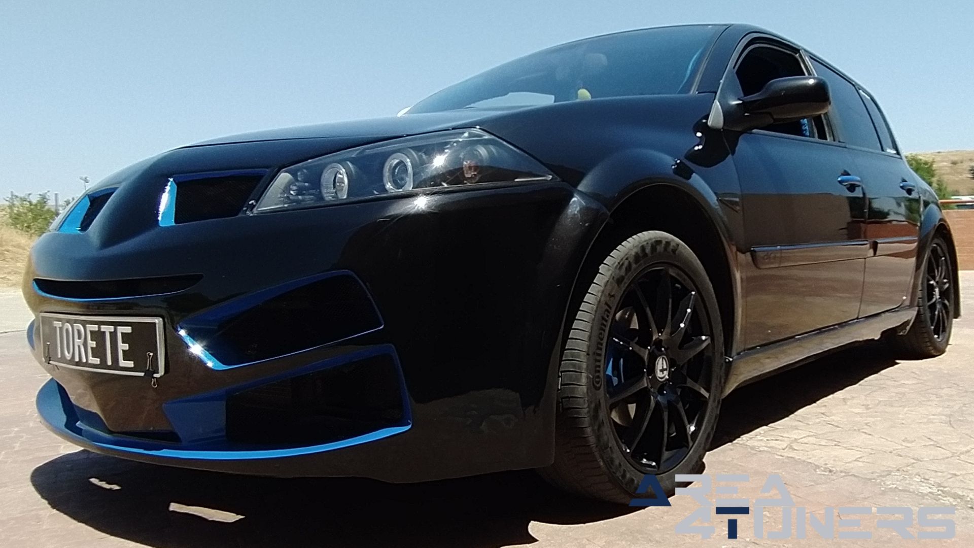 Imagen reportaje coche Tuning Renault Megane Torete Imagen perteneciente al reportaje de coche Tuning, de la revista Area4tuners sobre un Renault Megane