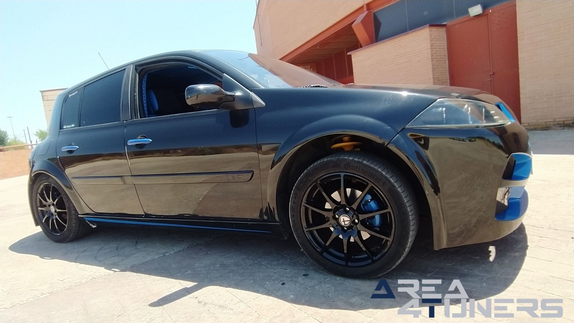 Imagen reportaje coche Tuning Renault Megane Torete Imagen perteneciente al reportaje de coche Tuning, de la revista Area4tuners sobre un Renault Megane