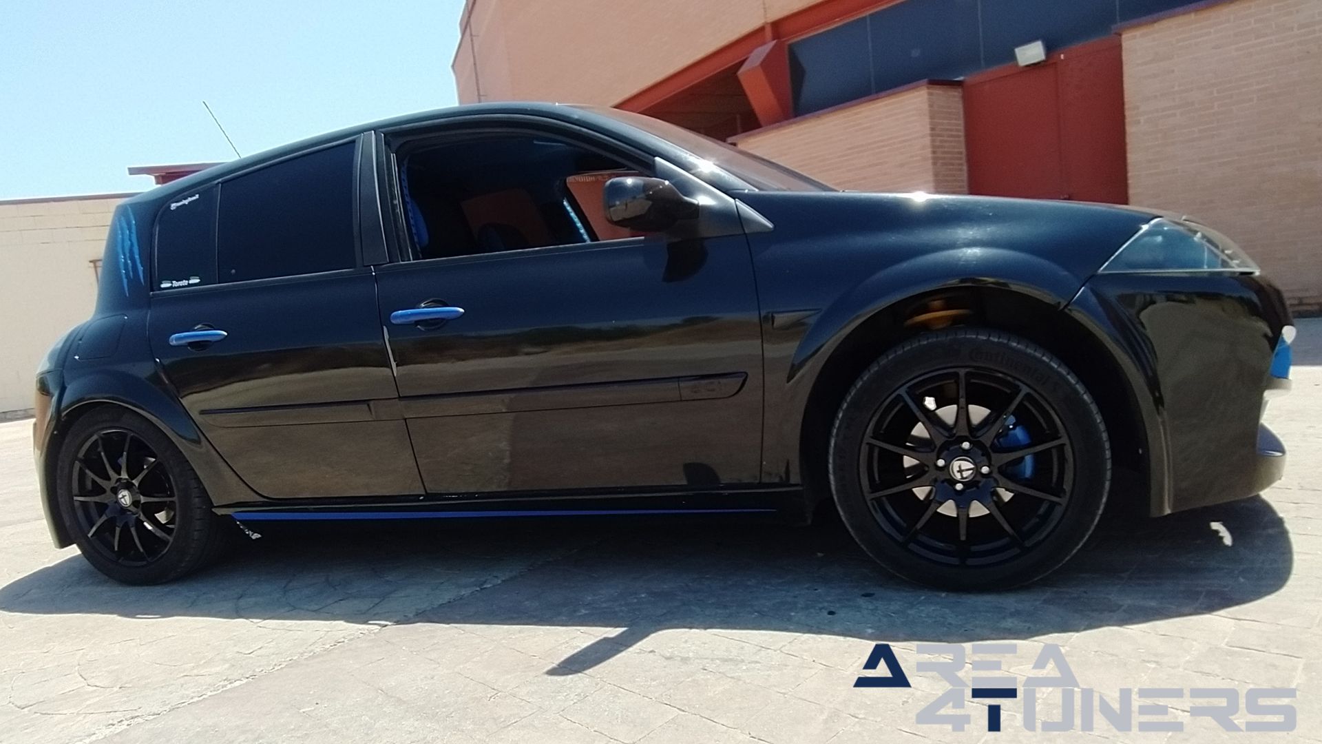 Imagen reportaje coche Tuning Renault Megane Torete Imagen perteneciente al reportaje de coche Tuning, de la revista Area4tuners sobre un Renault Megane