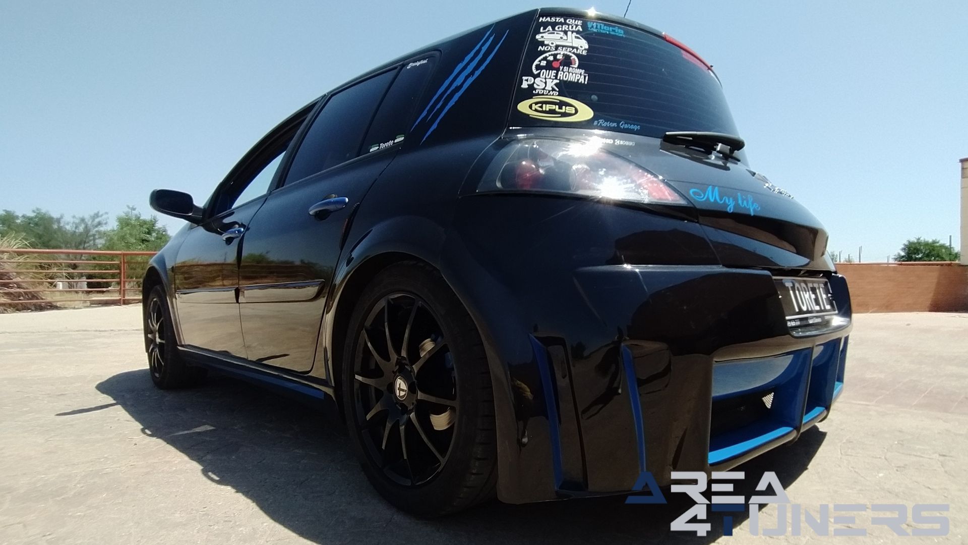 Imagen reportaje coche Tuning Renault Megane Torete Imagen perteneciente al reportaje de coche Tuning, de la revista Area4tuners sobre un Renault Megane