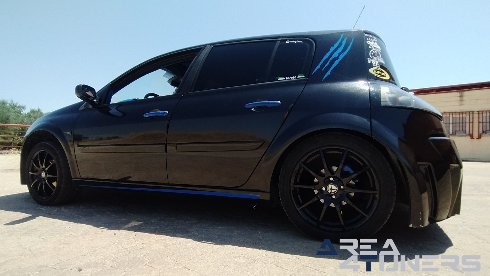 Imagen reportaje coche Tuning Renault Megane Torete Imagen perteneciente al reportaje de coche Tuning, de la revista Area4tuners sobre un Renault Megane