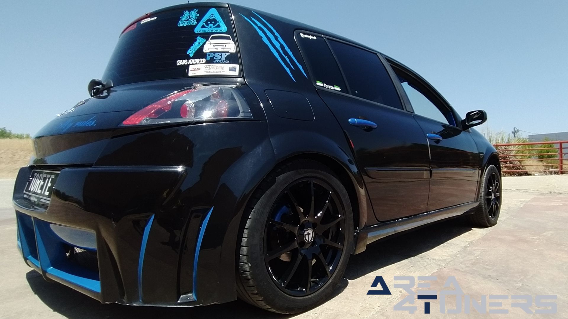 Imagen reportaje coche Tuning Renault Megane Torete Imagen perteneciente al reportaje de coche Tuning, de la revista Area4tuners sobre un Renault Megane