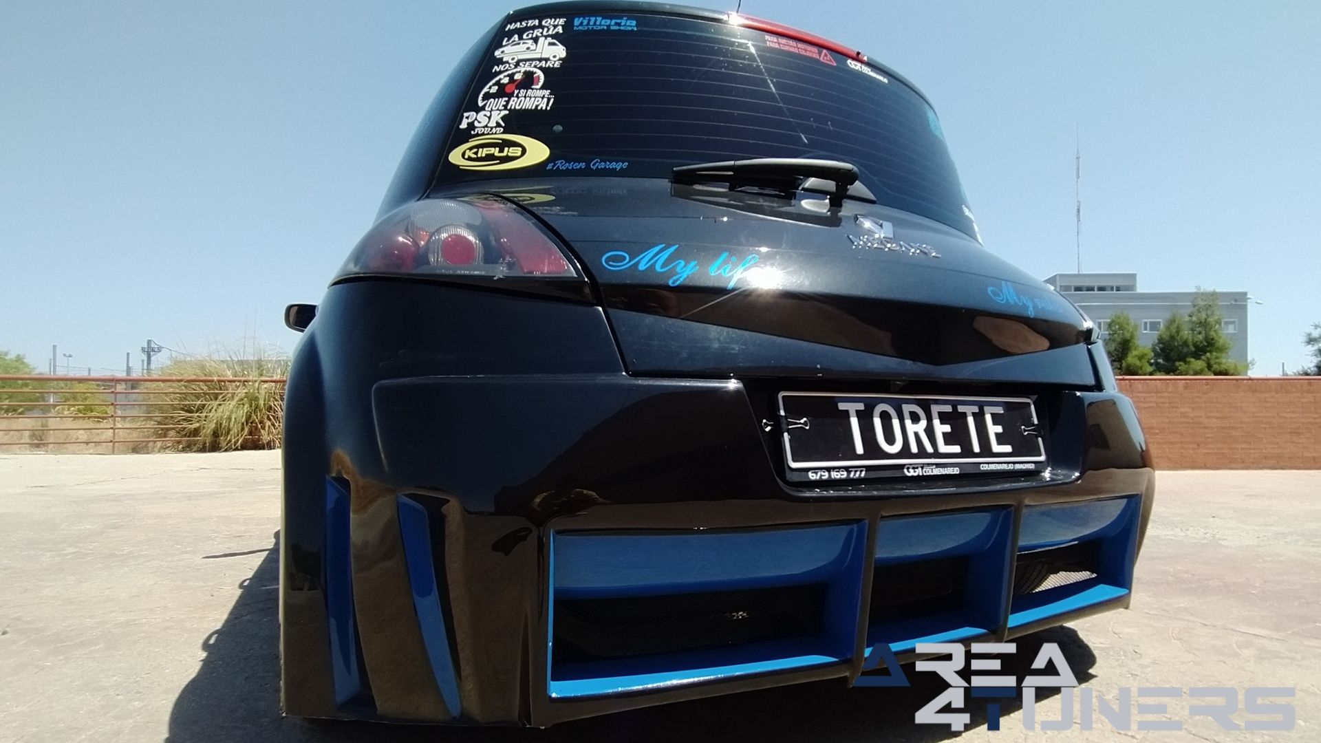 Imagen reportaje coche Tuning Renault Megane Torete Imagen perteneciente al reportaje de coche Tuning, de la revista Area4tuners sobre un Renault Megane