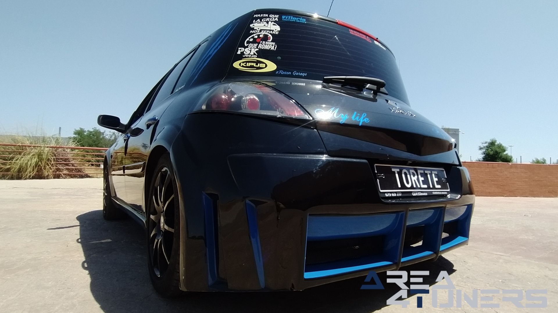 Imagen reportaje coche Tuning Renault Megane Torete Imagen perteneciente al reportaje de coche Tuning, de la revista Area4tuners sobre un Renault Megane