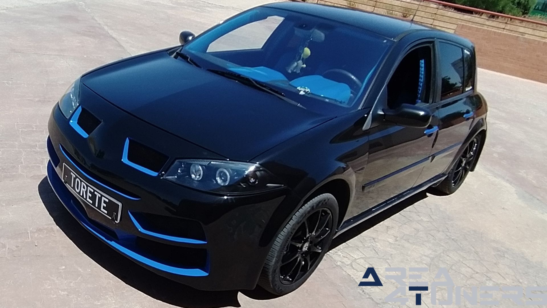 Imagen reportaje coche Tuning Renault Megane Torete Imagen perteneciente al reportaje de coche Tuning, de la revista Area4tuners sobre un Renault Megane