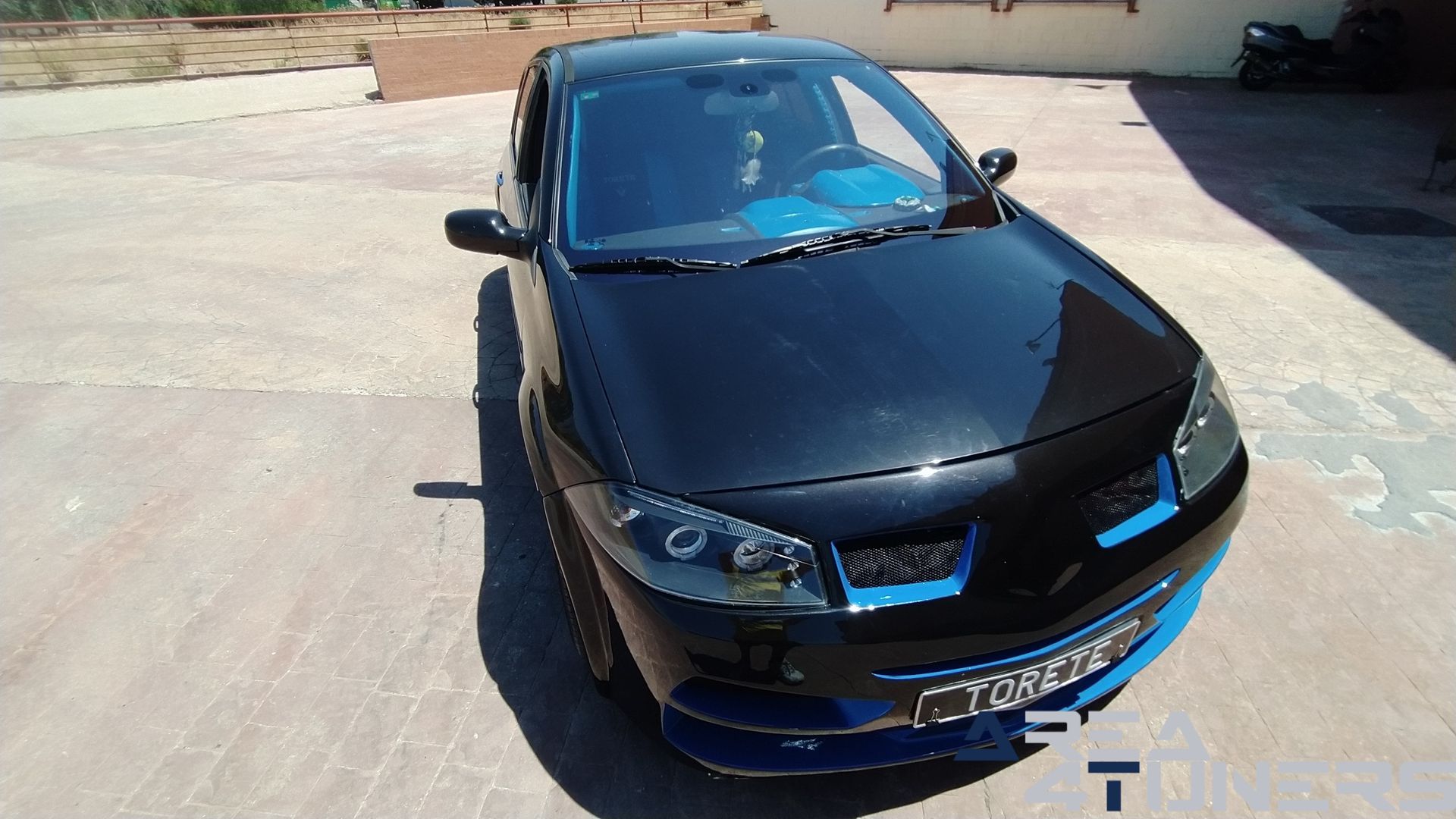 Imagen reportaje coche Tuning Renault Megane Torete Imagen perteneciente al reportaje de coche Tuning, de la revista Area4tuners sobre un Renault Megane