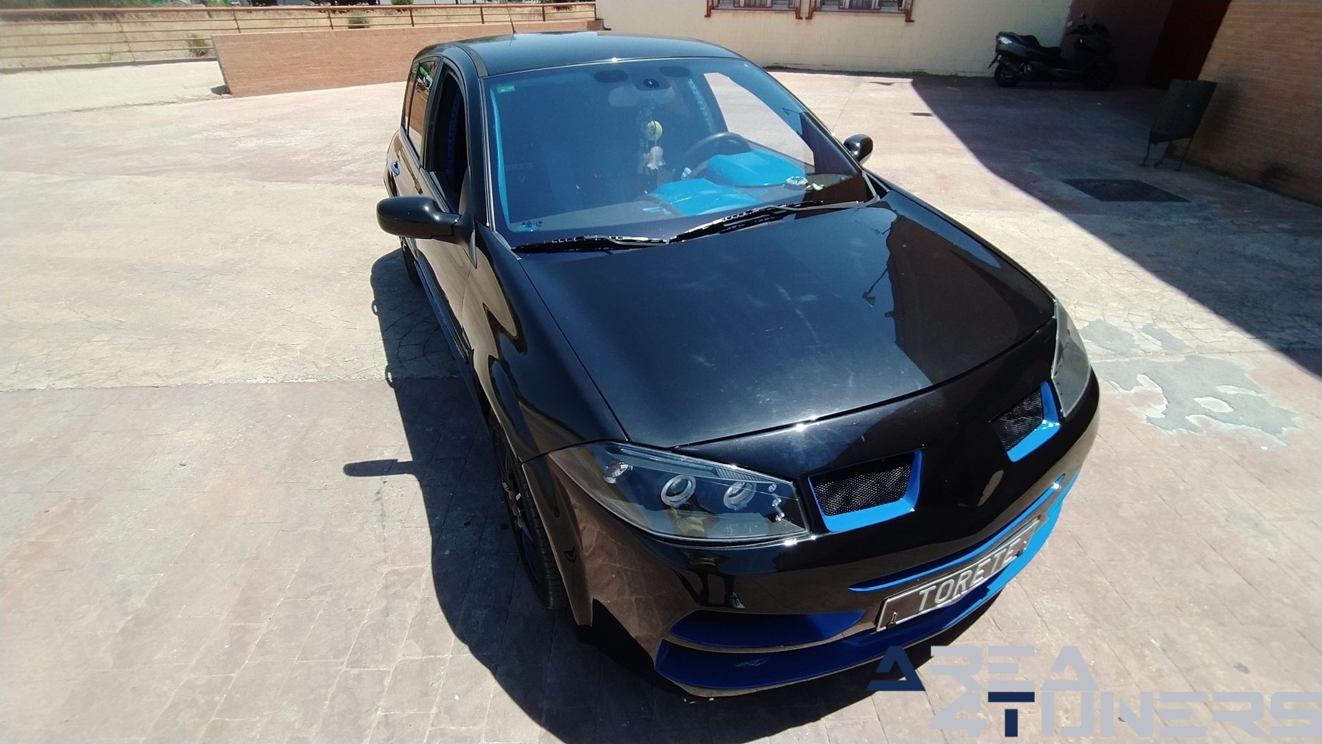 Imagen reportaje coche Tuning Renault Megane Torete Imagen perteneciente al reportaje de coche Tuning, de la revista Area4tuners sobre un Renault Megane