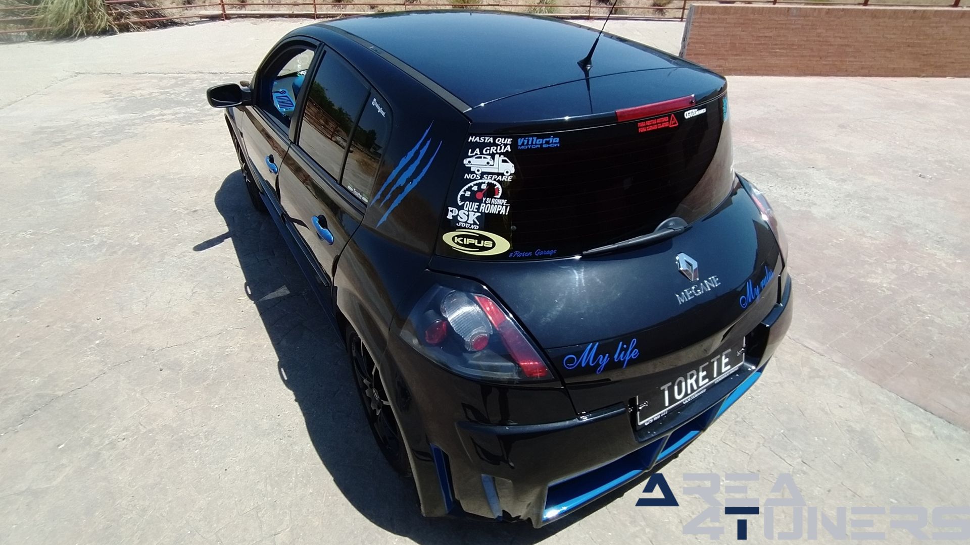 Imagen reportaje coche Tuning Renault Megane Torete Imagen perteneciente al reportaje de coche Tuning, de la revista Area4tuners sobre un Renault Megane