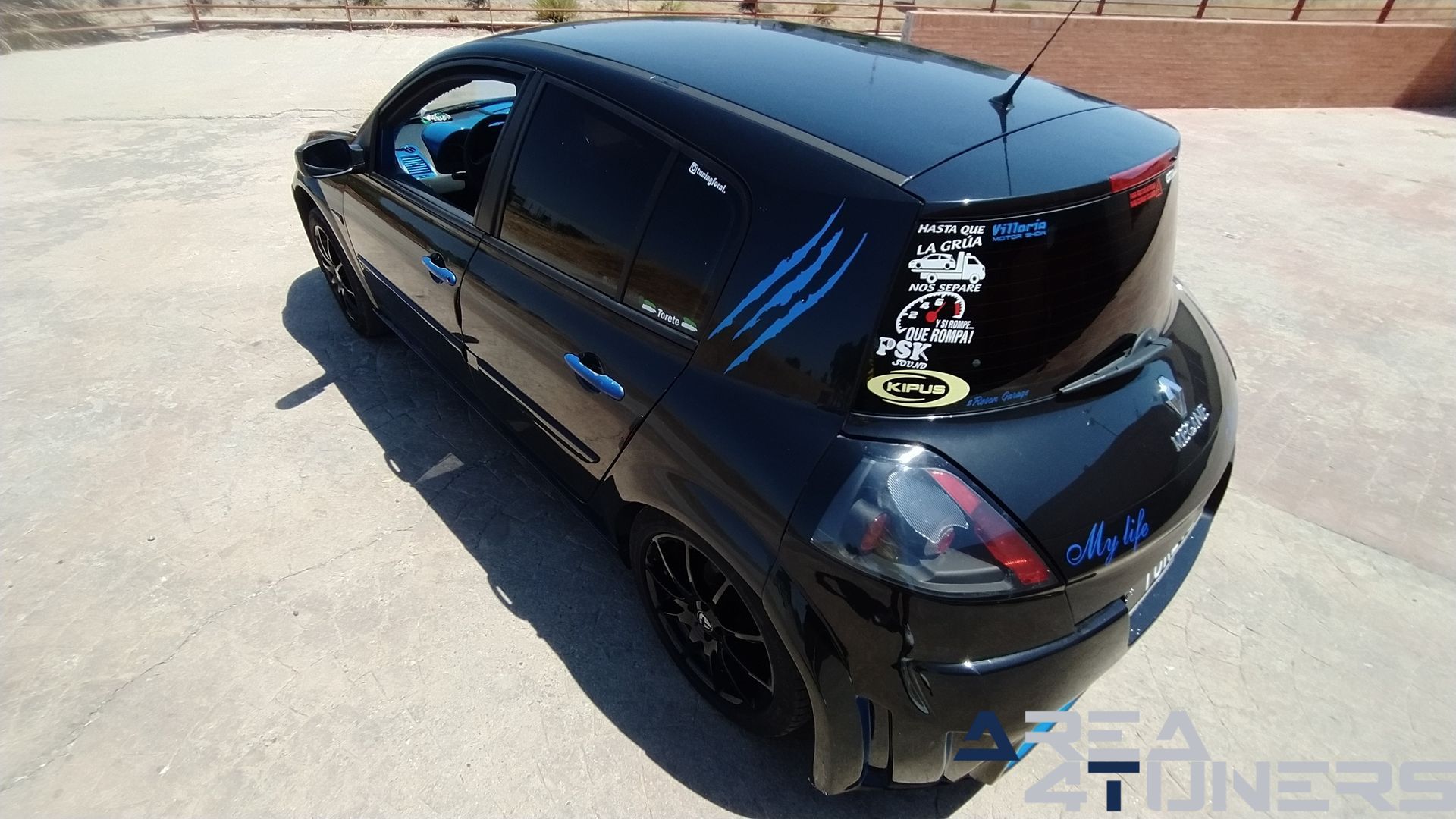 Imagen reportaje coche Tuning Renault Megane Torete Imagen perteneciente al reportaje de coche Tuning, de la revista Area4tuners sobre un Renault Megane