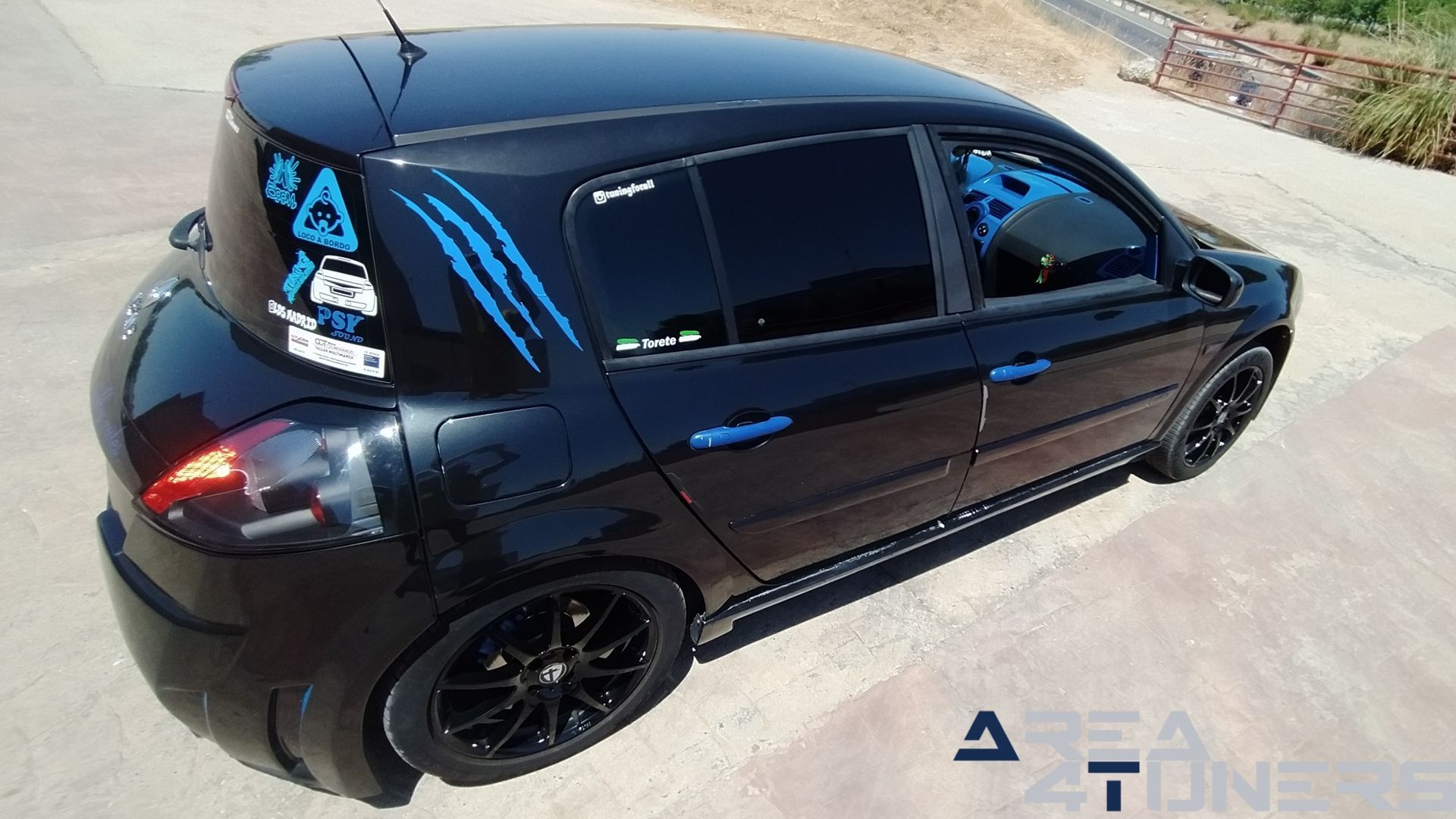 Imagen reportaje coche Tuning Renault Megane Torete Imagen perteneciente al reportaje de coche Tuning, de la revista Area4tuners sobre un Renault Megane