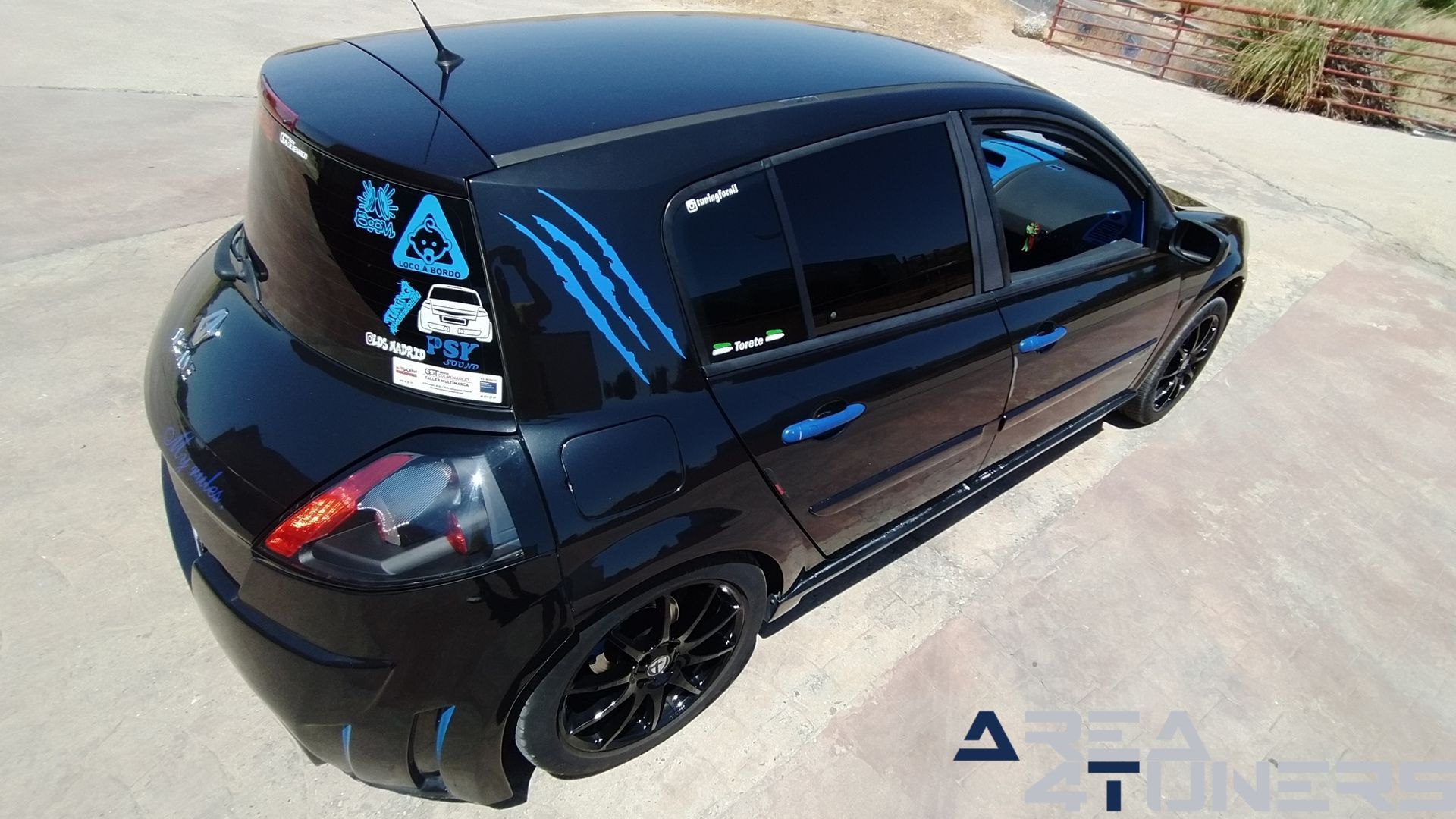 Imagen reportaje coche Tuning Renault Megane Torete Imagen perteneciente al reportaje de coche Tuning, de la revista Area4tuners sobre un Renault Megane