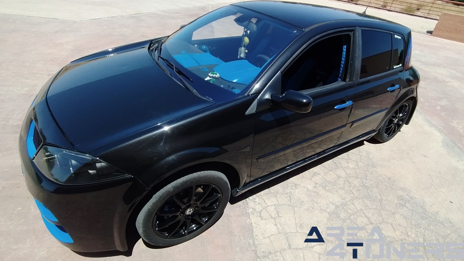 Imagen reportaje coche Tuning Renault Megane Torete Imagen perteneciente al reportaje de coche Tuning, de la revista Area4tuners sobre un Renault Megane