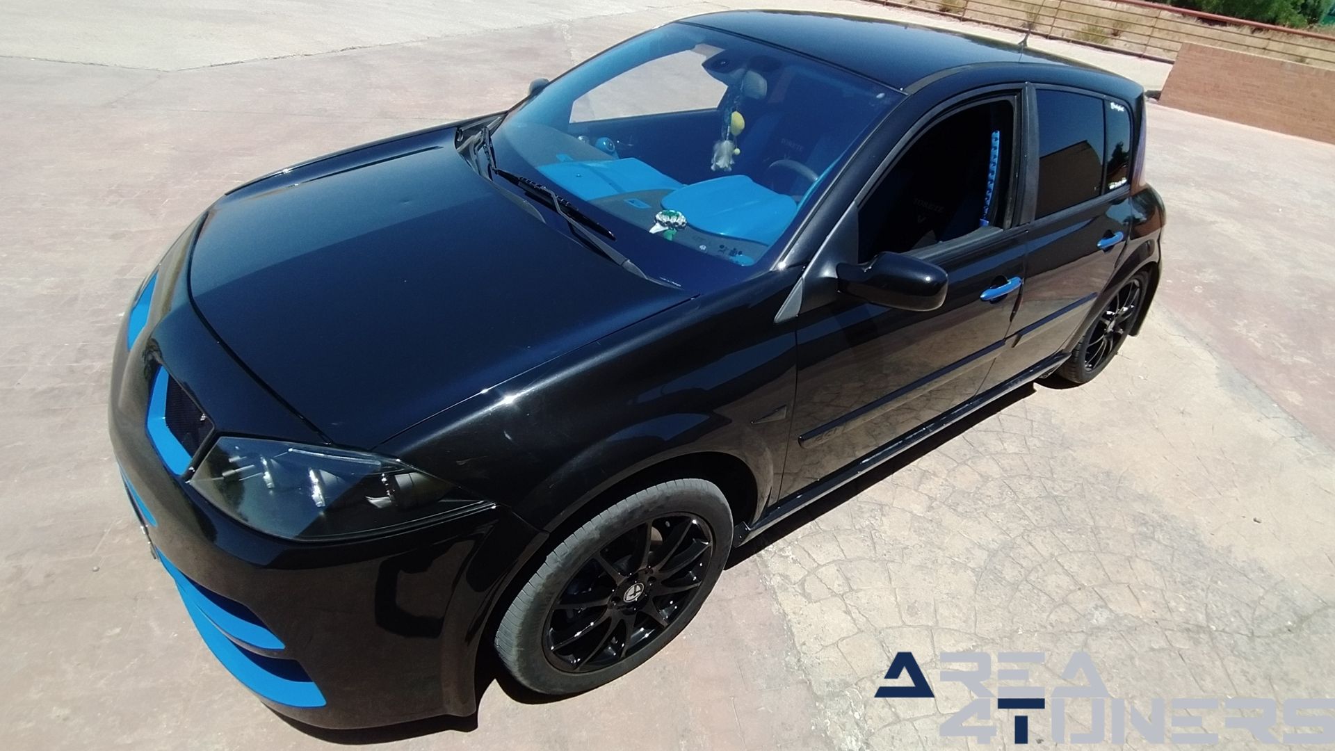 Imagen reportaje coche Tuning Renault Megane Torete Imagen perteneciente al reportaje de coche Tuning, de la revista Area4tuners sobre un Renault Megane