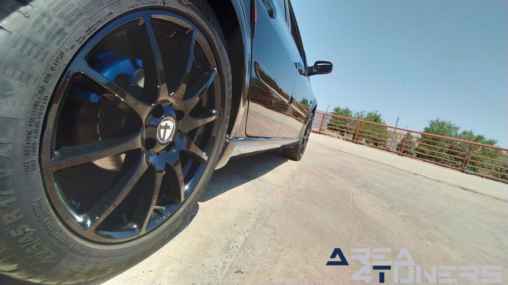 Imagen reportaje coche Tuning Renault Megane Torete Imagen perteneciente al reportaje de coche Tuning, de la revista Area4tuners sobre un Renault Megane