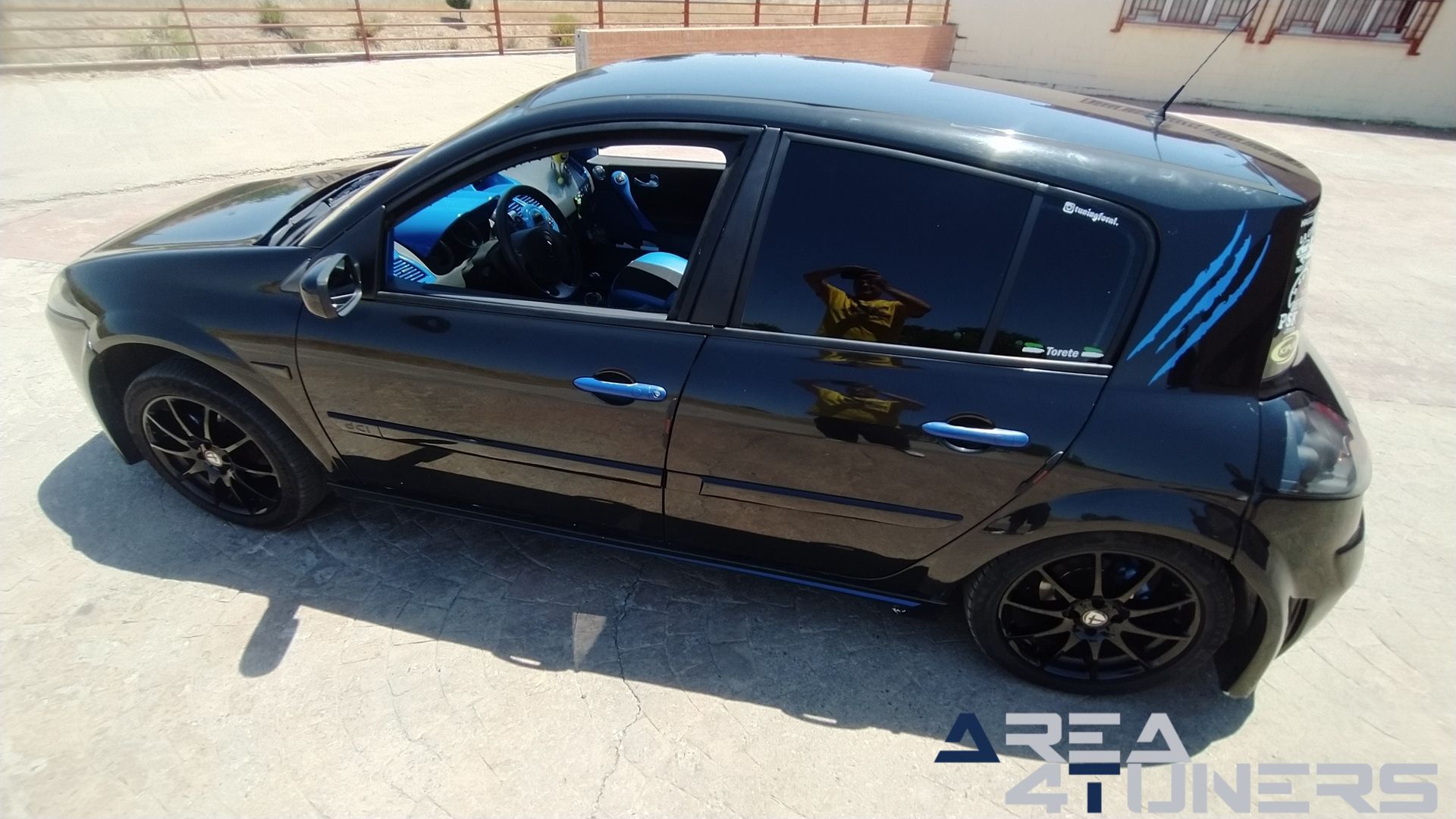 Imagen reportaje coche Tuning Renault Megane Torete Imagen perteneciente al reportaje de coche Tuning, de la revista Area4tuners sobre un Renault Megane