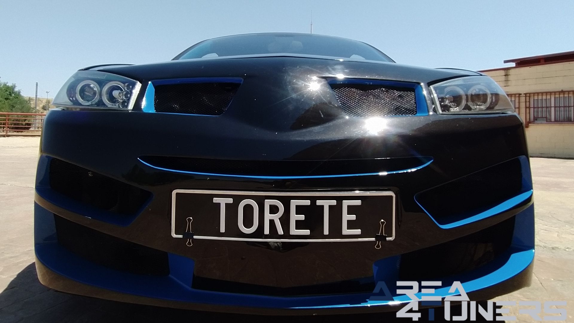 Imagen reportaje coche Tuning Renault Megane Torete Imagen perteneciente al reportaje de coche Tuning, de la revista Area4tuners sobre un Renault Megane