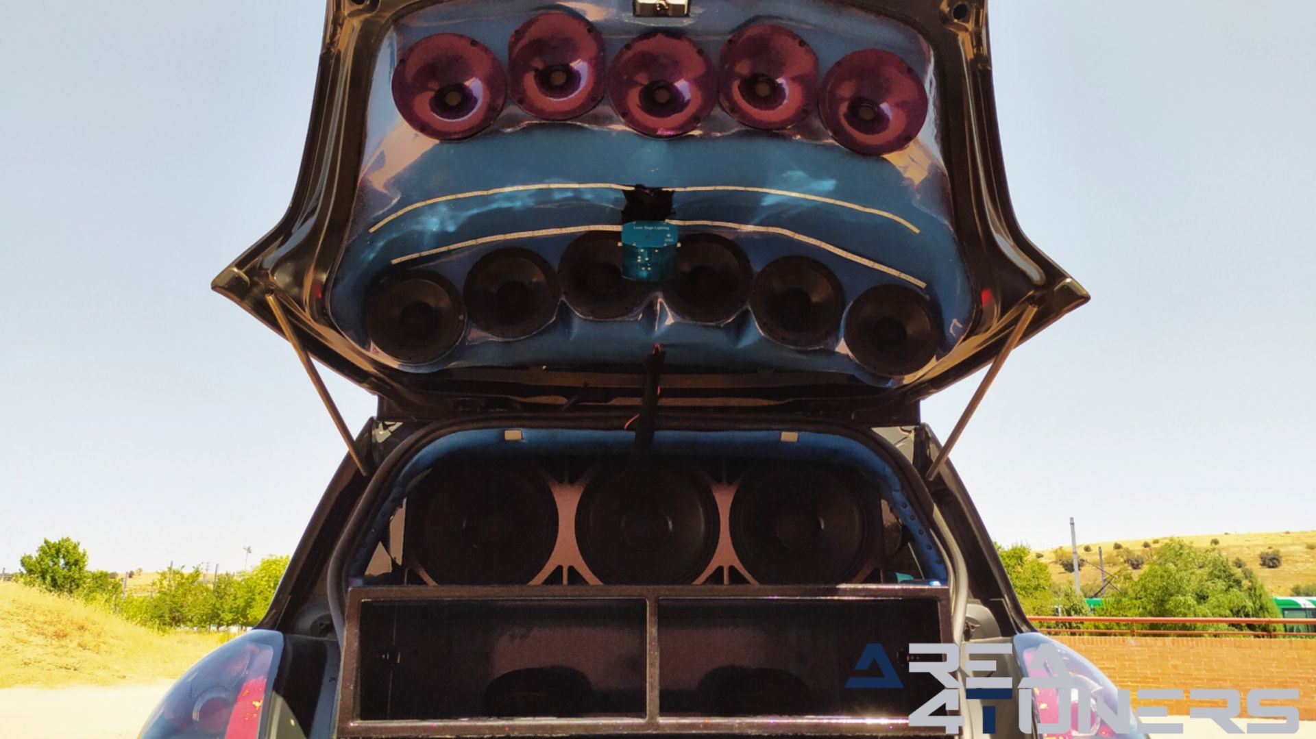 Imagen reportaje coche Tuning Renault Megane Torete Imagen perteneciente al reportaje de coche Tuning, de la revista Area4tuners sobre un Renault Megane