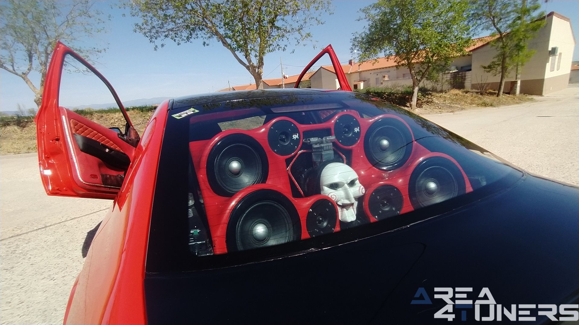 Imagen reportaje coche Tuning Skoda Octavia Pure Old School Imagen perteneciente al reportaje de coche Tuning, de la revista Area4tuners sobre un Skoda Octavia