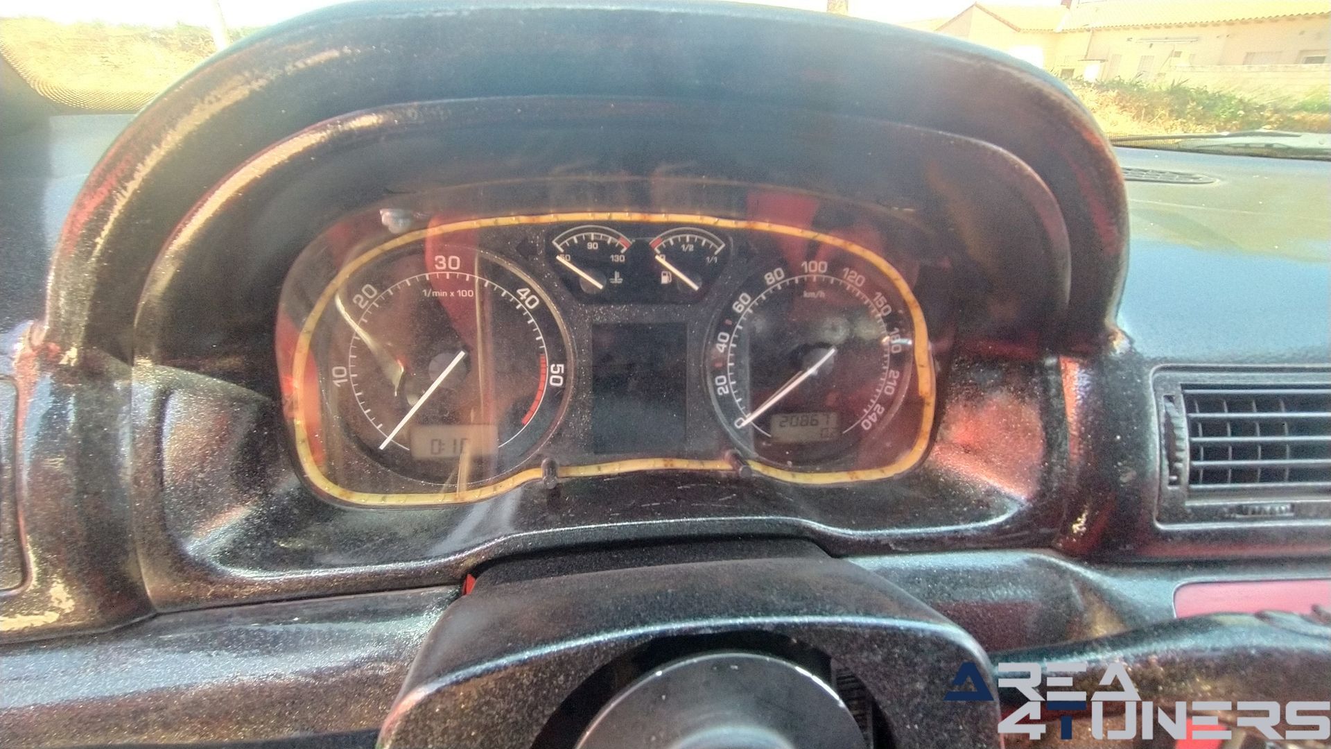 Imagen reportaje coche Tuning Skoda Octavia Pure Old School Imagen perteneciente al reportaje de coche Tuning, de la revista Area4tuners sobre un Skoda Octavia