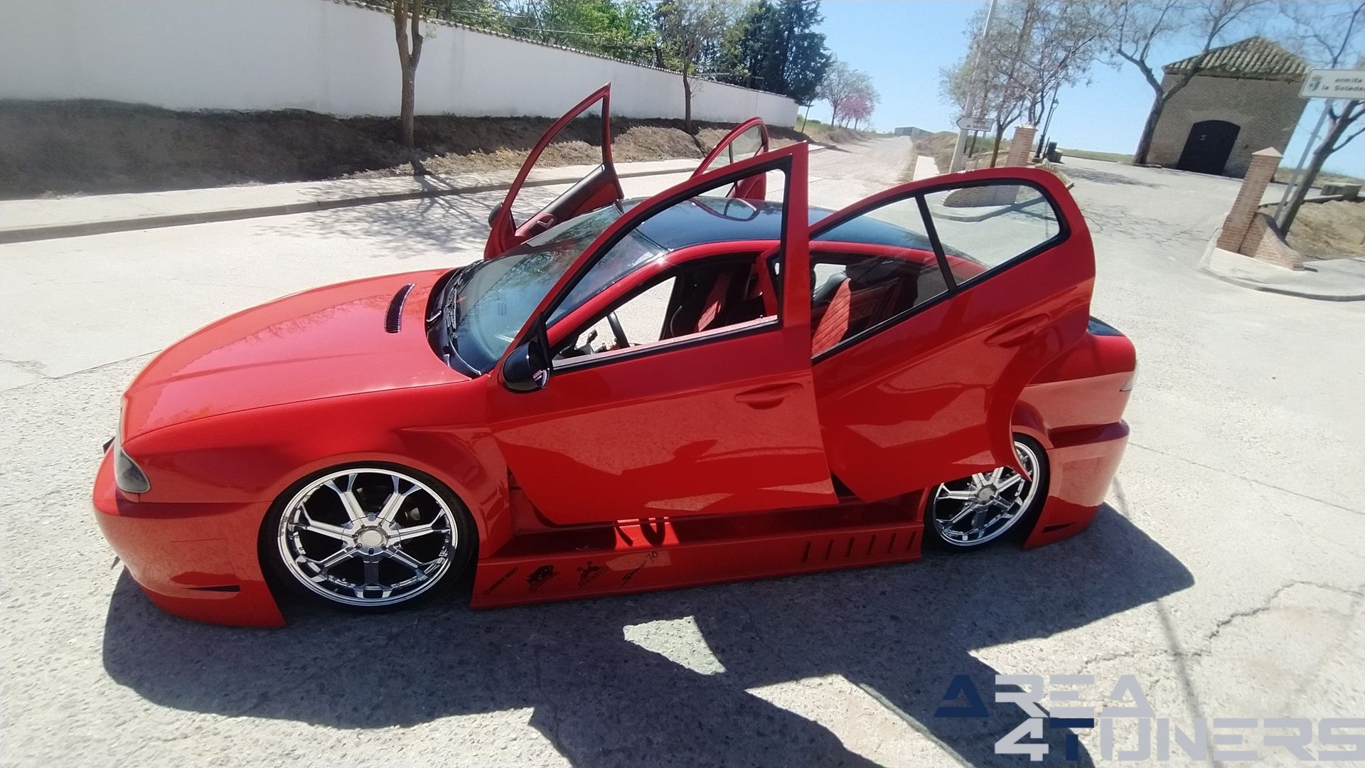 Imagen reportaje coche Tuning Skoda Octavia Pure Old School Imagen perteneciente al reportaje de coche Tuning, de la revista Area4tuners sobre un Skoda Octavia