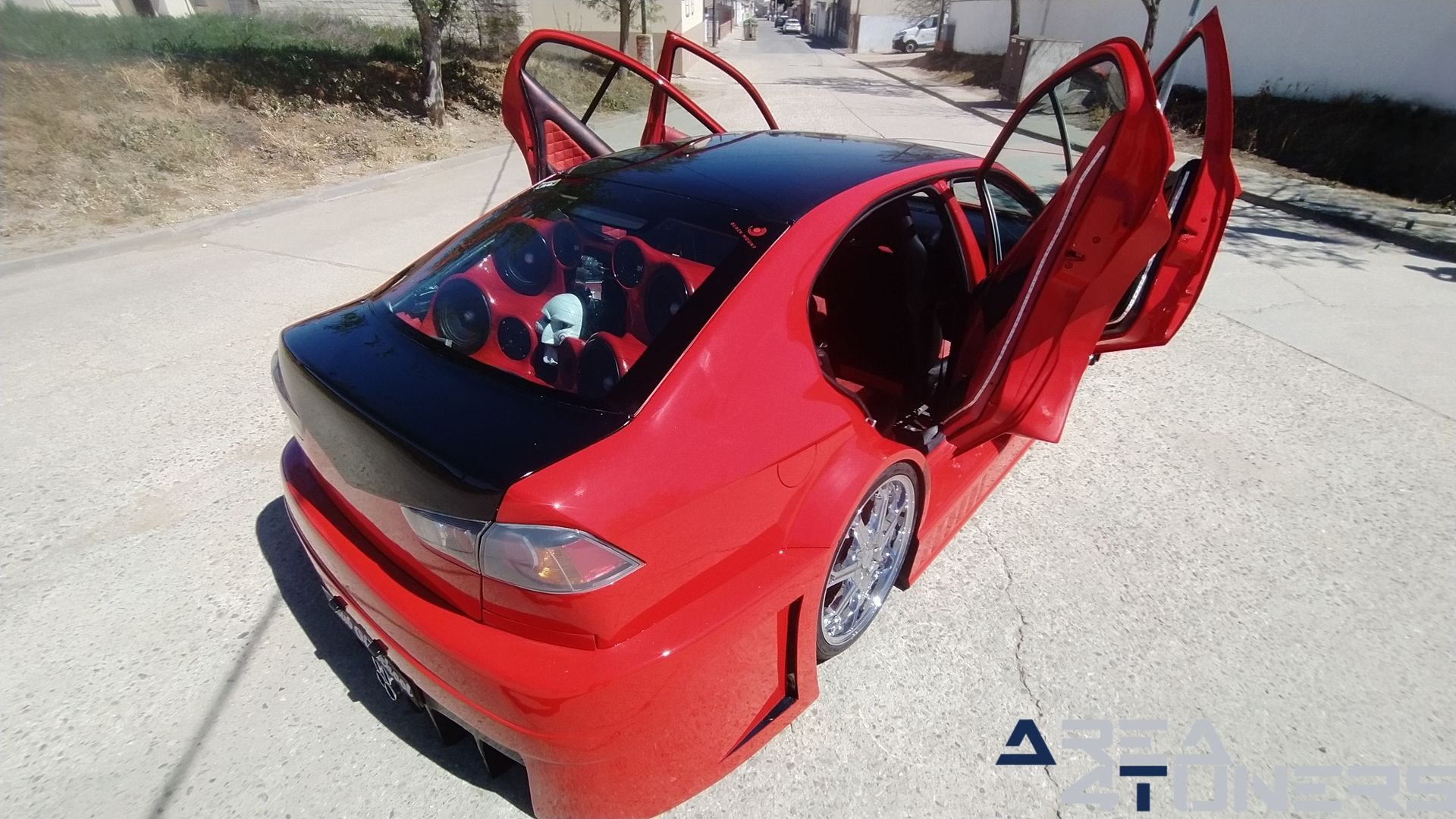 Imagen reportaje coche Tuning Skoda Octavia Pure Old School Imagen perteneciente al reportaje de coche Tuning, de la revista Area4tuners sobre un Skoda Octavia