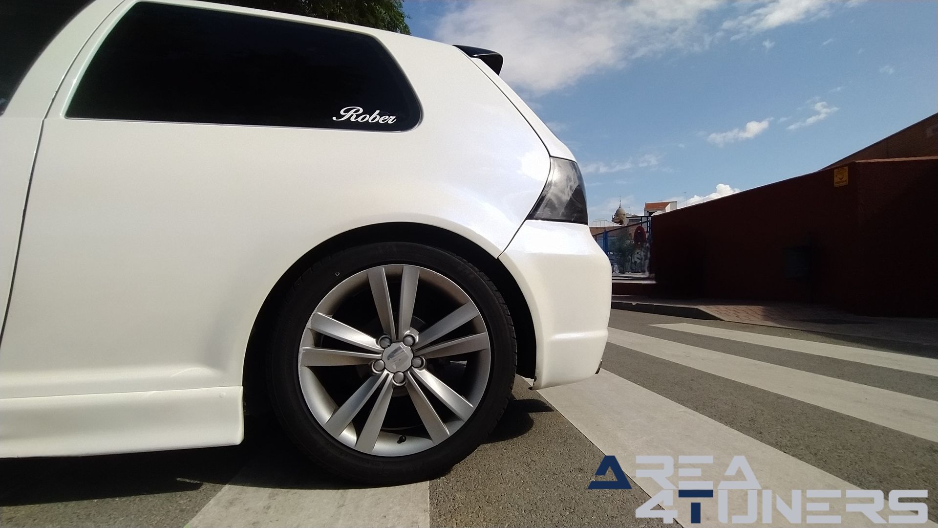 Imagen reportaje coche Tuning VW Golf Ball Golf Imagen perteneciente al reportaje de coche Tuning, de la revista Area4tuners sobre un Vw Golf