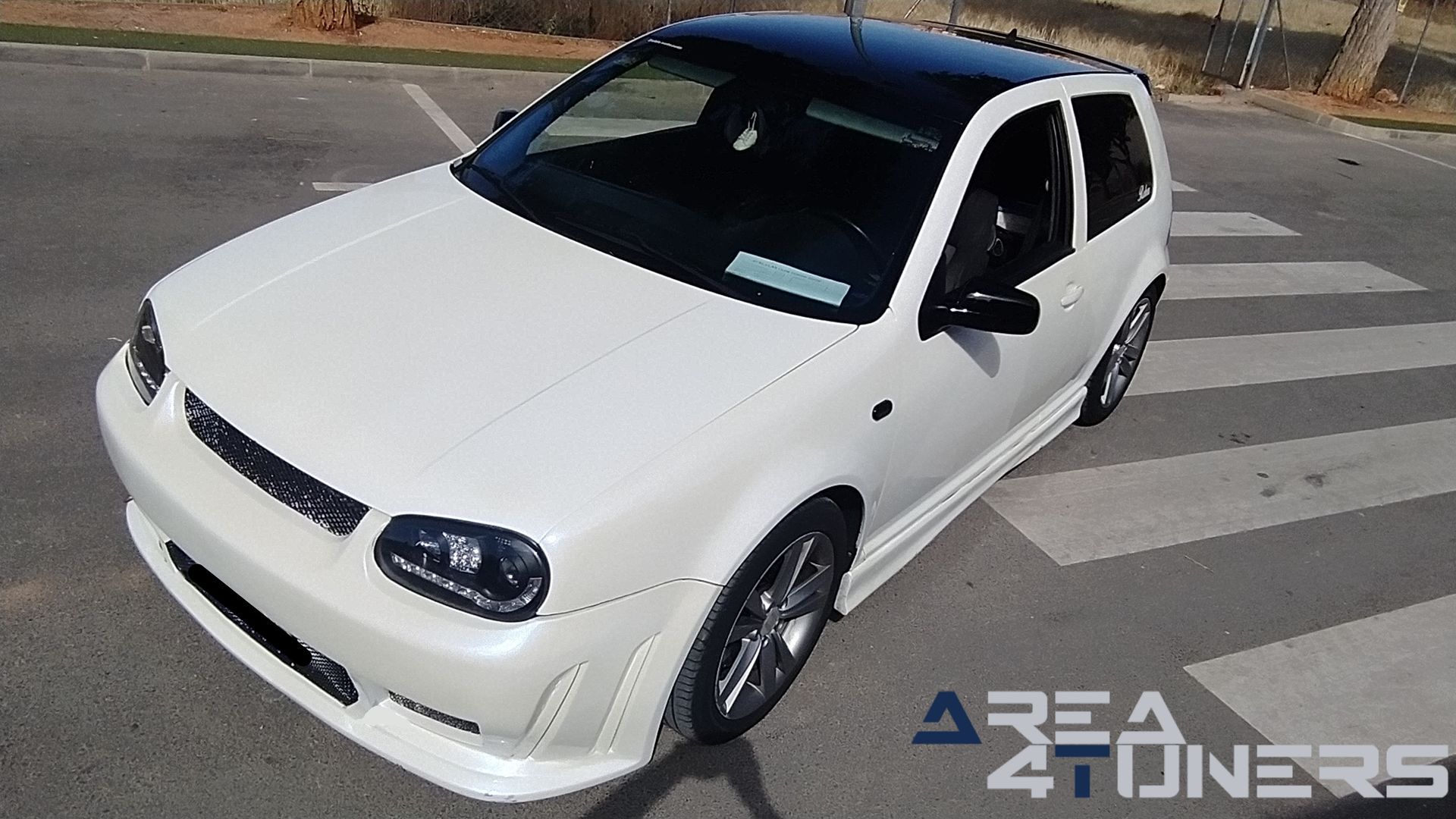 Imagen reportaje coche Tuning VW Golf Ball Golf Imagen perteneciente al reportaje de coche Tuning, de la revista Area4tuners sobre un Vw Golf