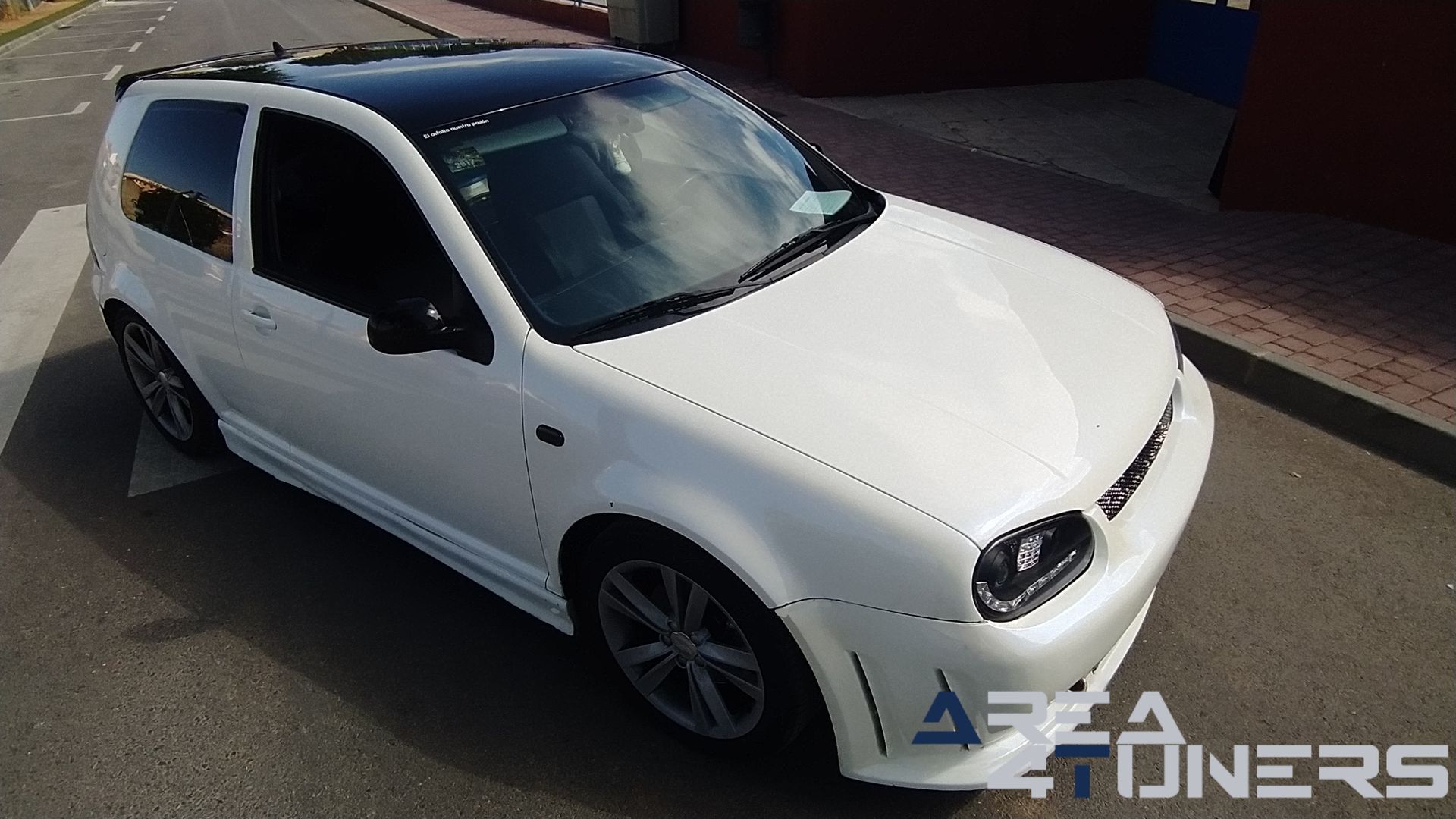 Imagen reportaje coche Tuning VW Golf Ball Golf Imagen perteneciente al reportaje de coche Tuning, de la revista Area4tuners sobre un Vw Golf